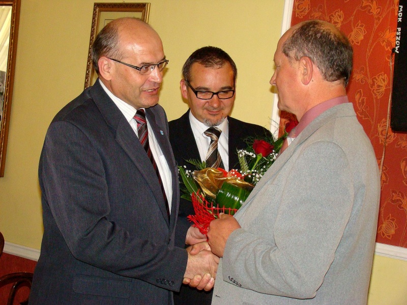 Zdjęcie w galerii na portalu naszwodzislaw.com: Obdarowała go błogosławieństwem  wiadomości z regionu