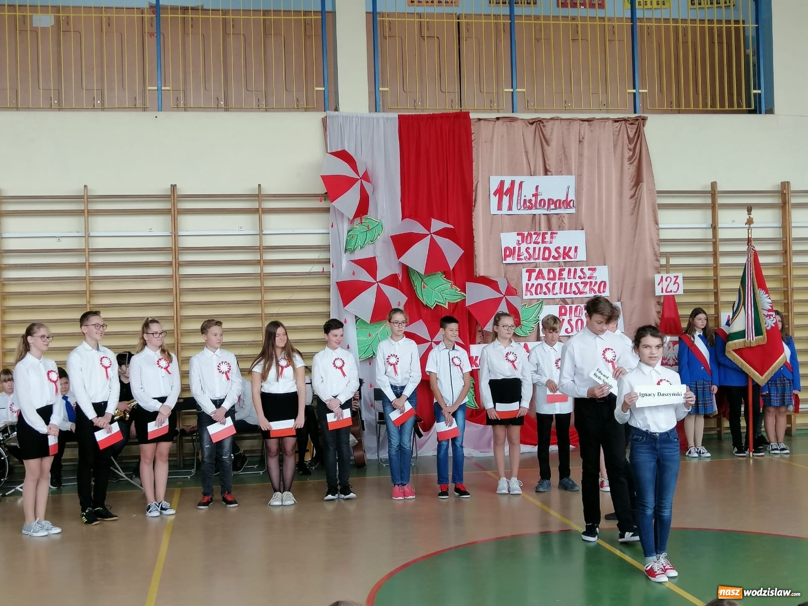 Zdjęcie w galerii na portalu naszwodzislaw.com: Święto Niepodległości w ZSP 1 wiadomości z regionu