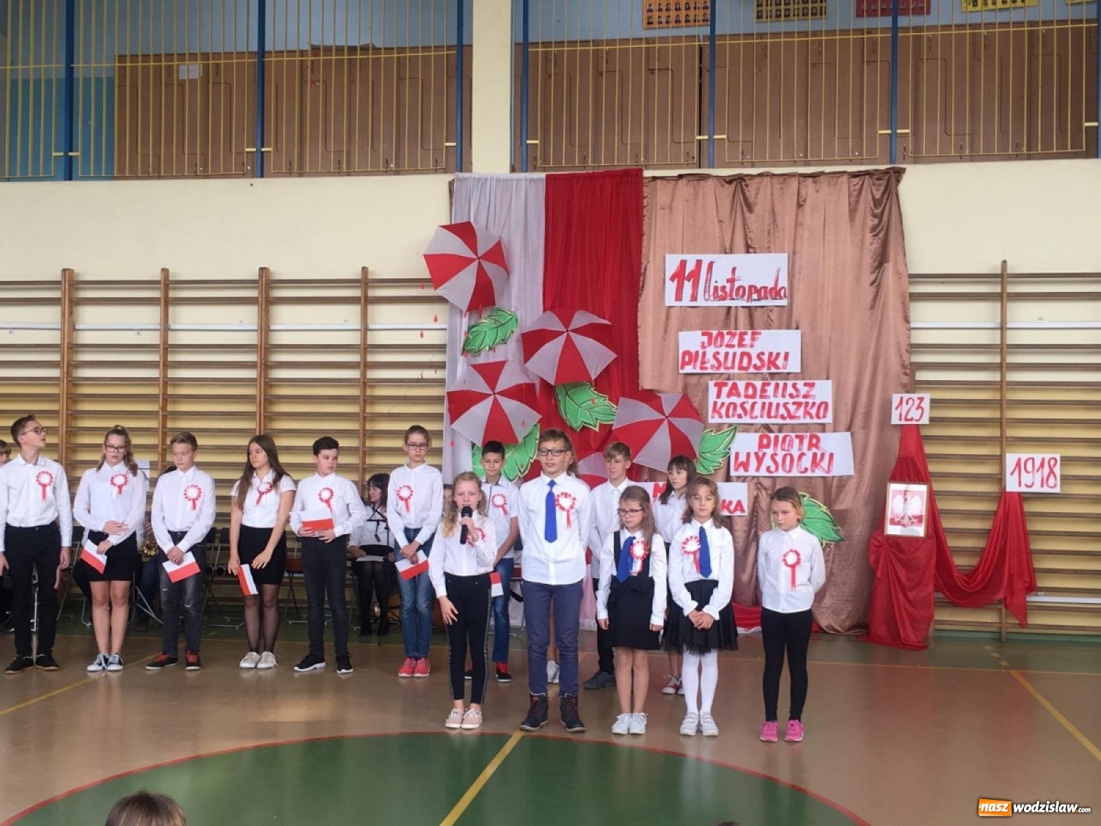 Zdjęcie w galerii na portalu naszwodzislaw.com: Święto Niepodległości w ZSP 1 wiadomości z regionu