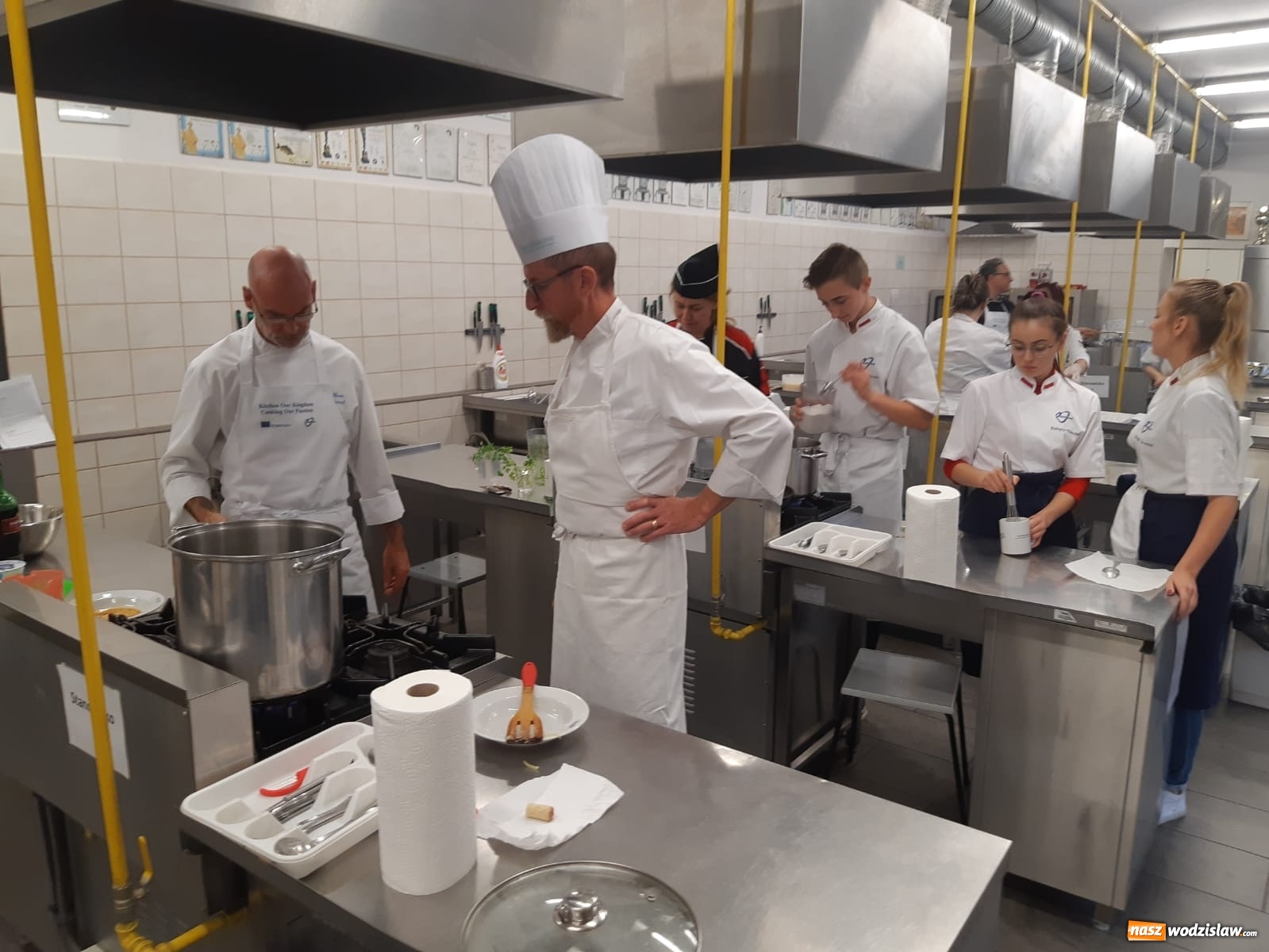 Zdjęcie w galerii na portalu naszwodzislaw.com: Kuchnia Ekonomika stała się na tydzień królestwem nowego projektu wiadomości z regionu