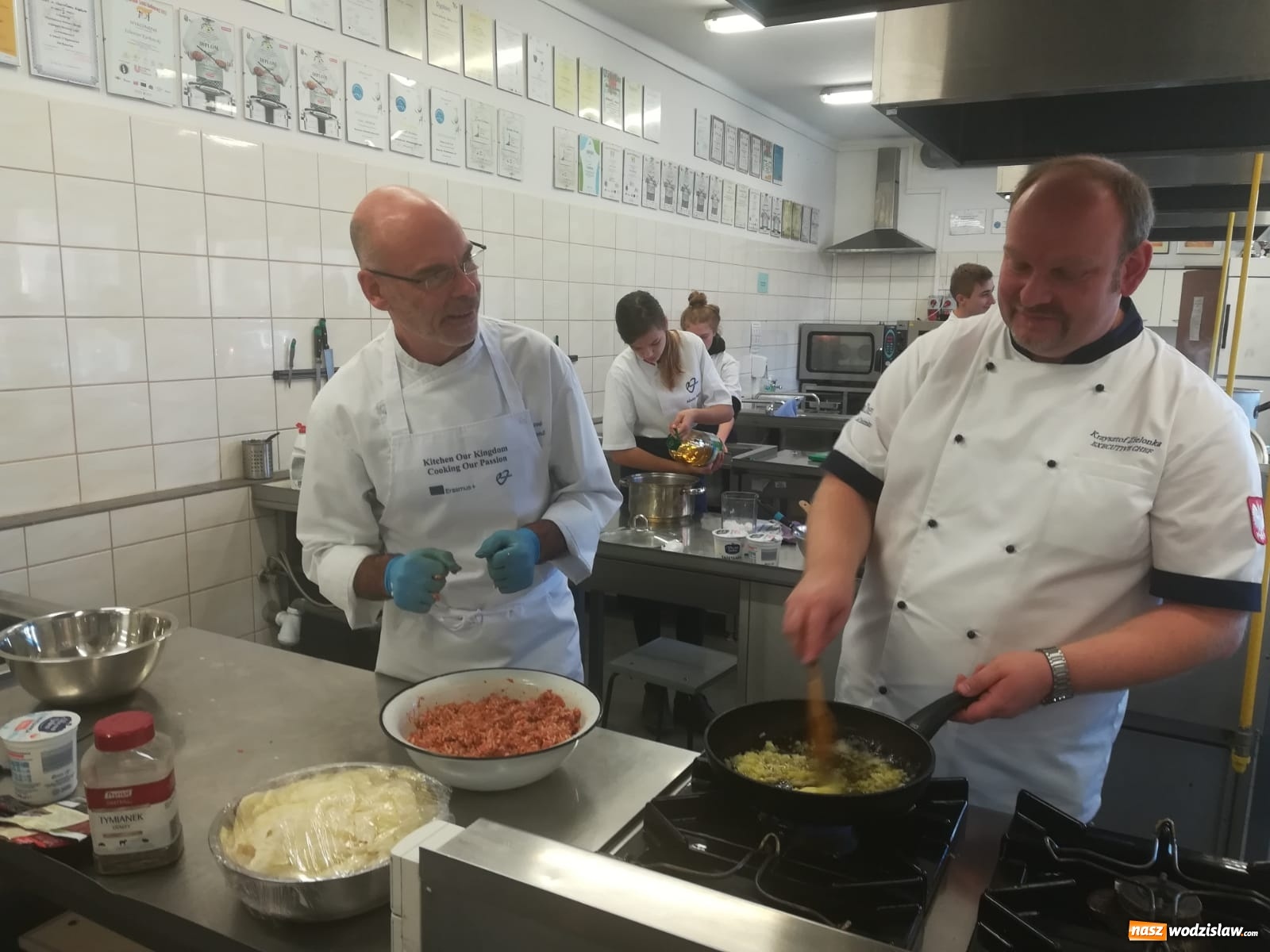 Zdjęcie w galerii na portalu naszwodzislaw.com: Kuchnia Ekonomika stała się na tydzień królestwem nowego projektu wiadomości z regionu