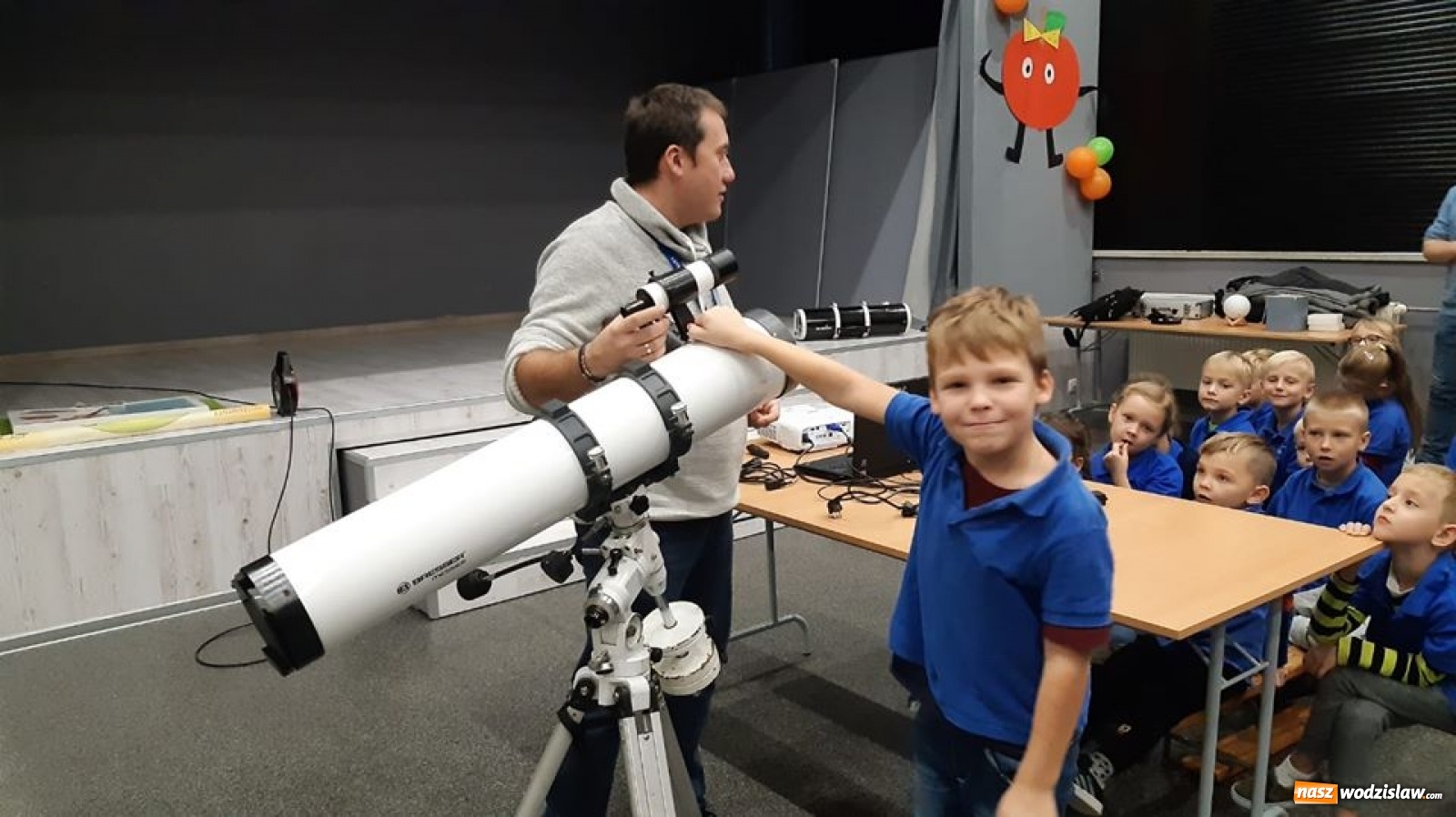 Zdjęcie w galerii na portalu naszwodzislaw.com: ZSP 1 w przestworzach kosmosu... wiadomości z regionu