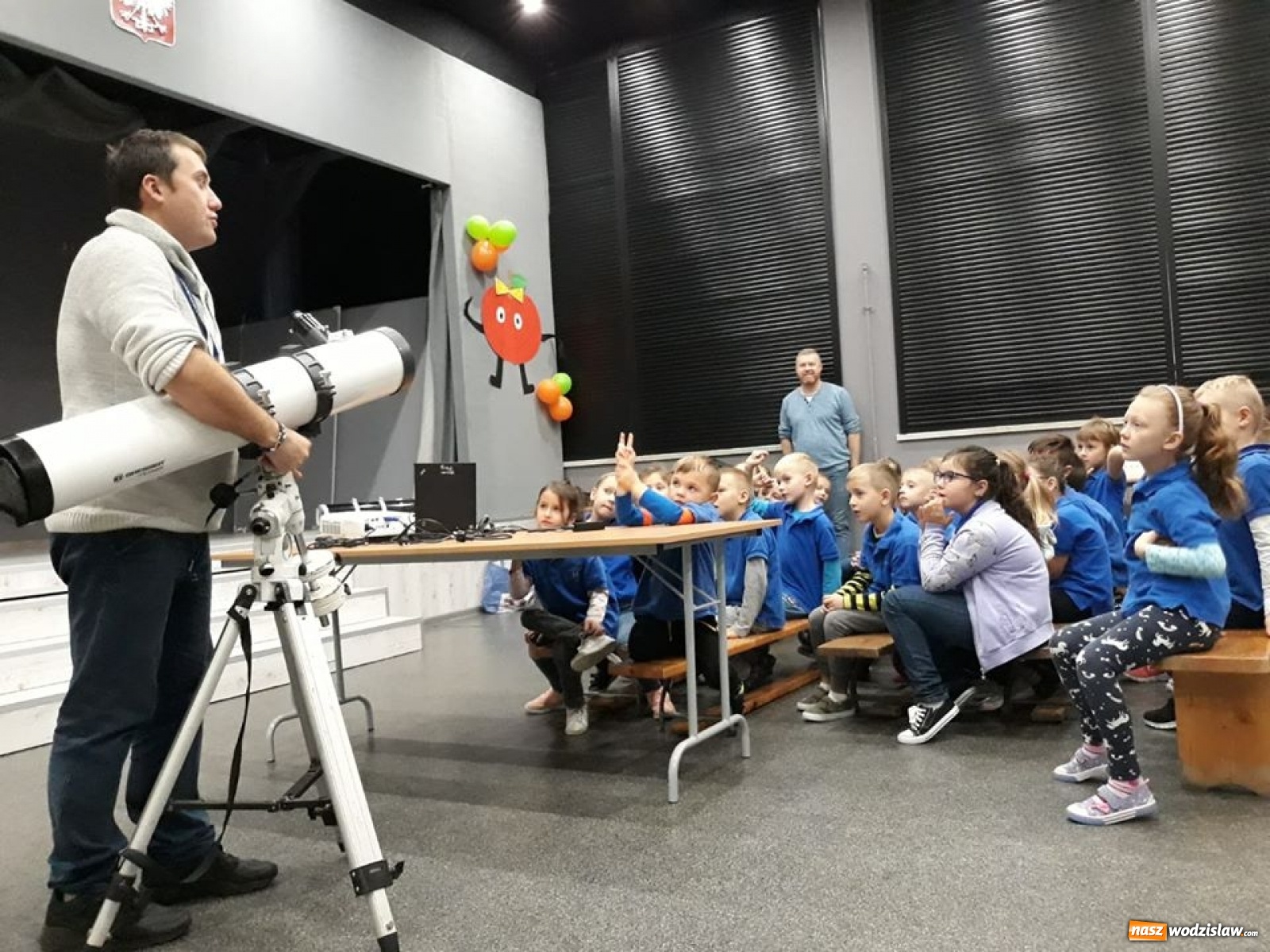 Zdjęcie w galerii na portalu naszwodzislaw.com: ZSP 1 w przestworzach kosmosu... wiadomości z regionu