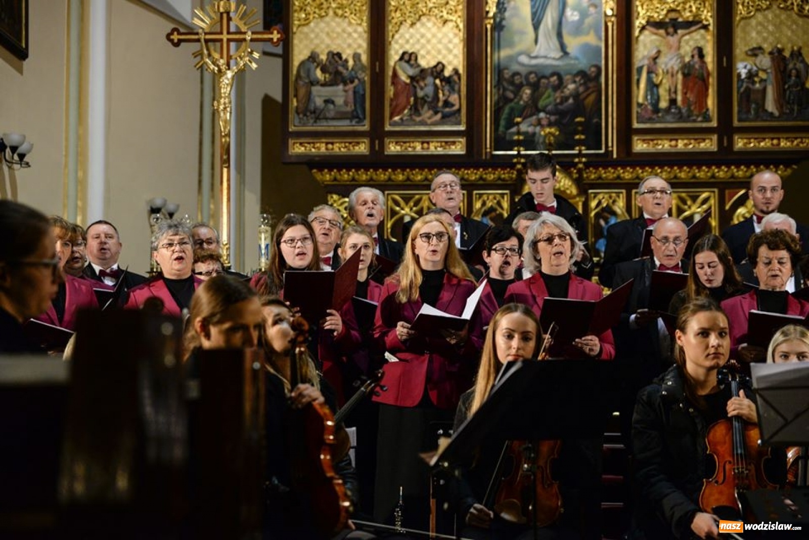 Zdjęcie w galerii na portalu naszwodzislaw.com: Pięknie wyśpiewany jubileusz Chóru Jadwiga wiadomości z regionu