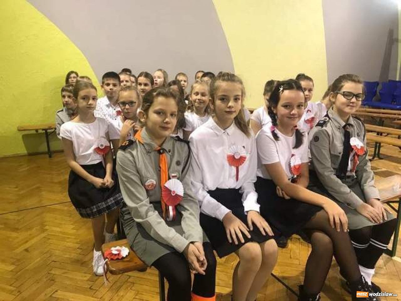 Zdjęcie w galerii na portalu naszwodzislaw.com: Narodowe Święto Niepodległości w ZSP7 wiadomości z regionu