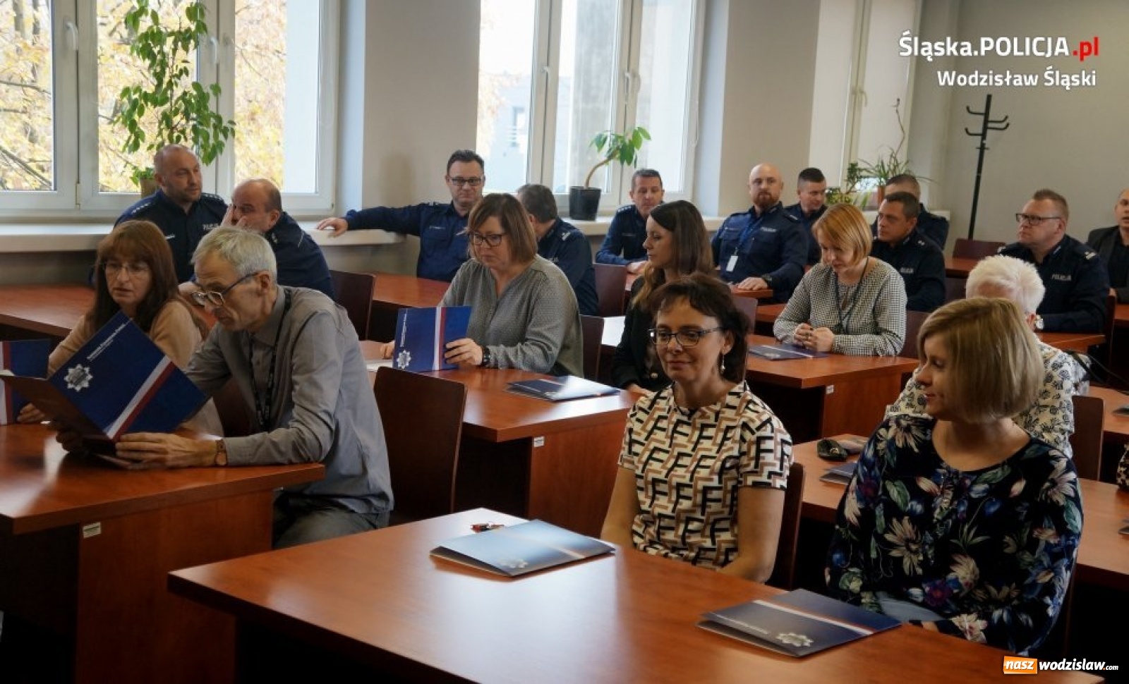 Zdjęcie w galerii na portalu naszwodzislaw.com: Święto korpusu służby cywilnej w wodzisławskiej komendzie wiadomości z regionu