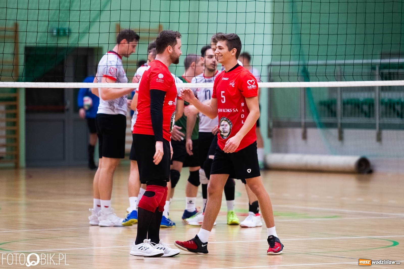 Zdjęcie w galerii na portalu naszwodzislaw.com: Siatkarski rollercoaster w Arenie Rafako. Raciborzanie górą! [FOTO i WIDEO] wiadomości z regionu