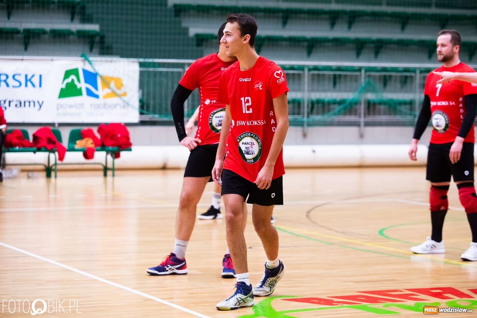 Zdjęcie w galerii na portalu naszwodzislaw.com: Siatkarski rollercoaster w Arenie Rafako. Raciborzanie górą! [FOTO i WIDEO] wiadomości z regionu