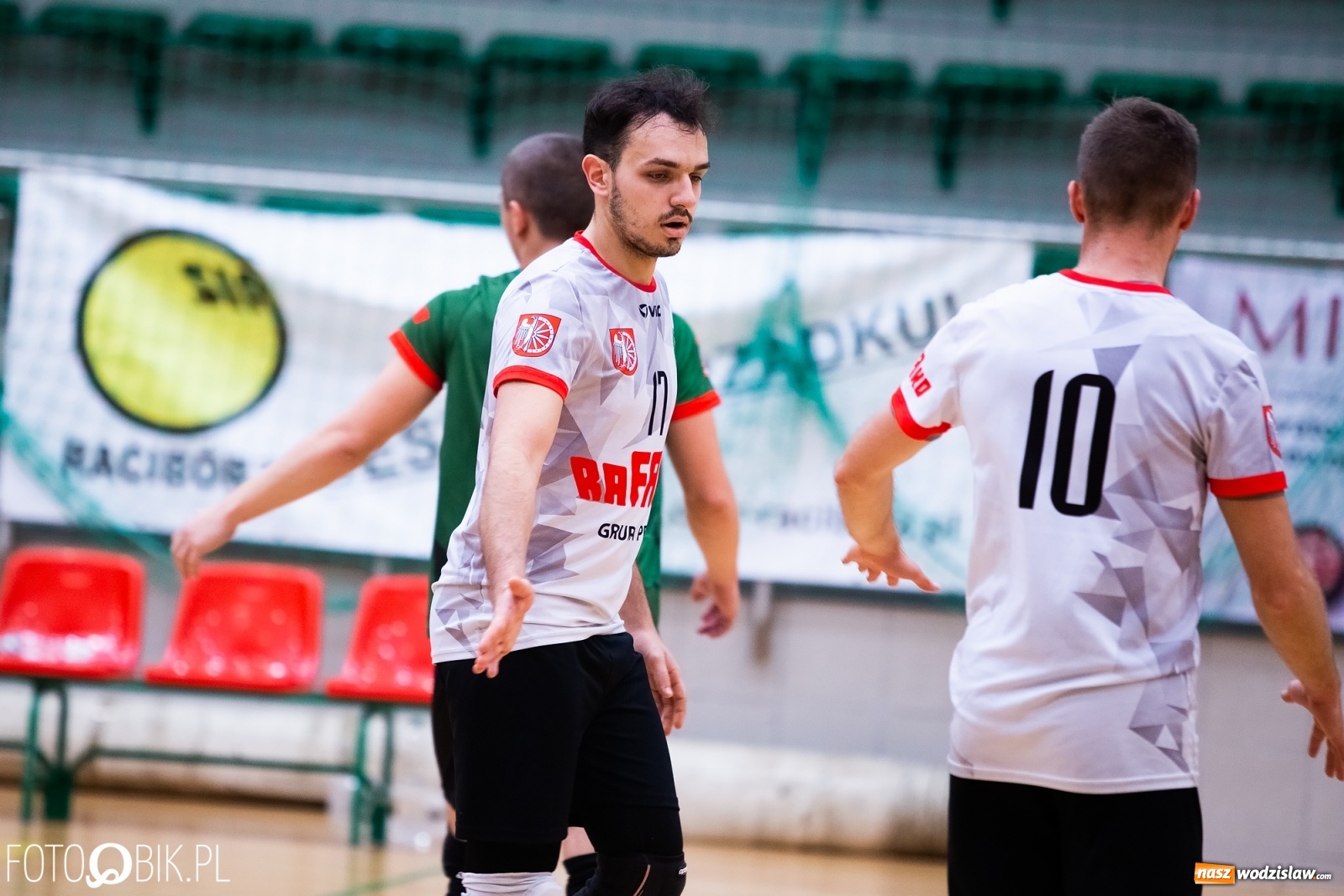 Zdjęcie w galerii na portalu naszwodzislaw.com: Siatkarski rollercoaster w Arenie Rafako. Raciborzanie górą! [FOTO i WIDEO] wiadomości z regionu