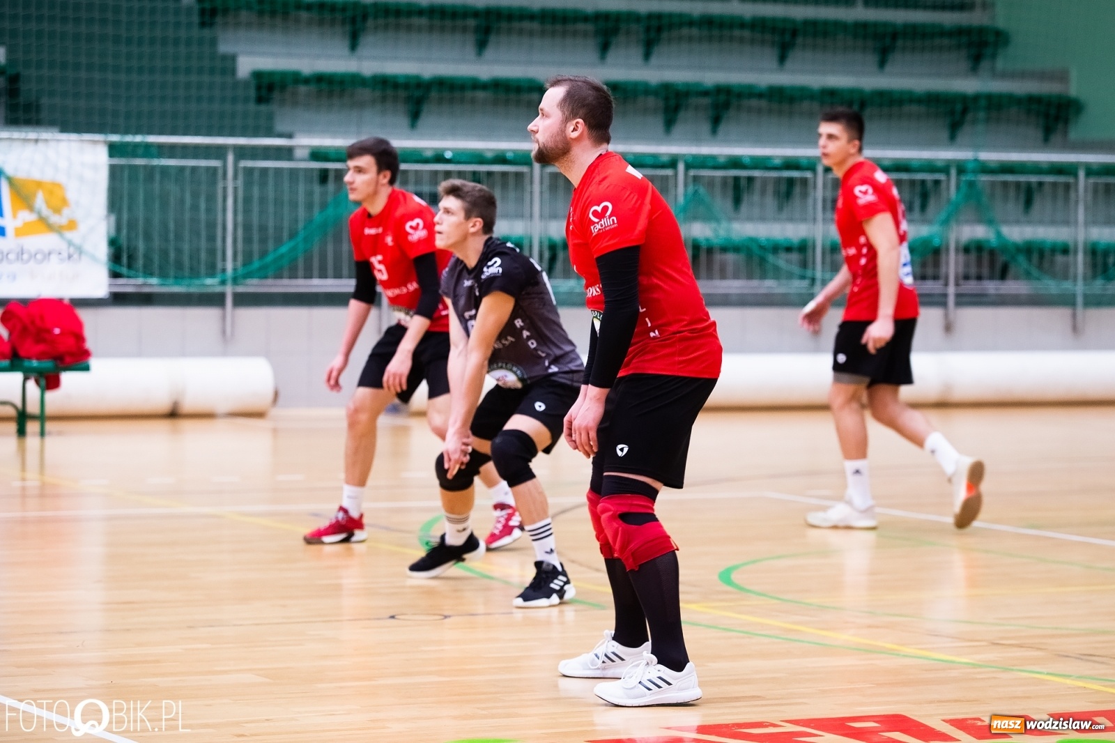 Zdjęcie w galerii na portalu naszwodzislaw.com: Siatkarski rollercoaster w Arenie Rafako. Raciborzanie górą! [FOTO i WIDEO] wiadomości z regionu