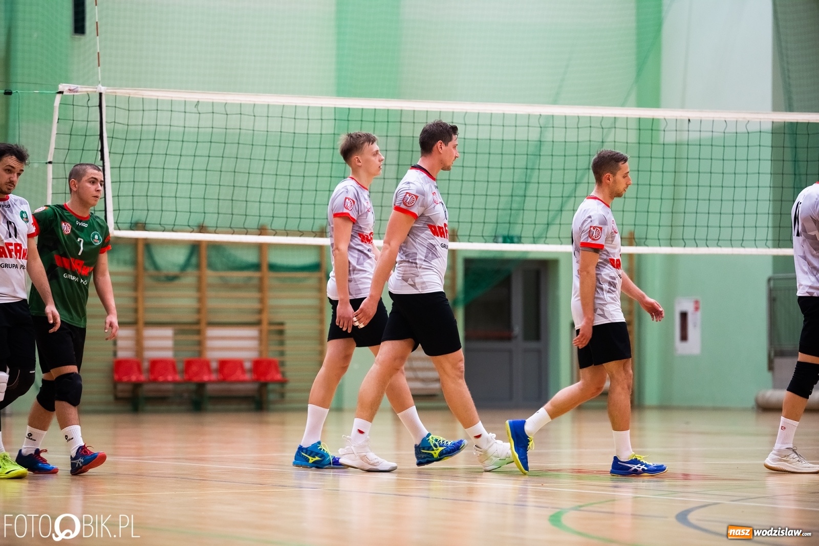 Zdjęcie w galerii na portalu naszwodzislaw.com: Siatkarski rollercoaster w Arenie Rafako. Raciborzanie górą! [FOTO i WIDEO] wiadomości z regionu