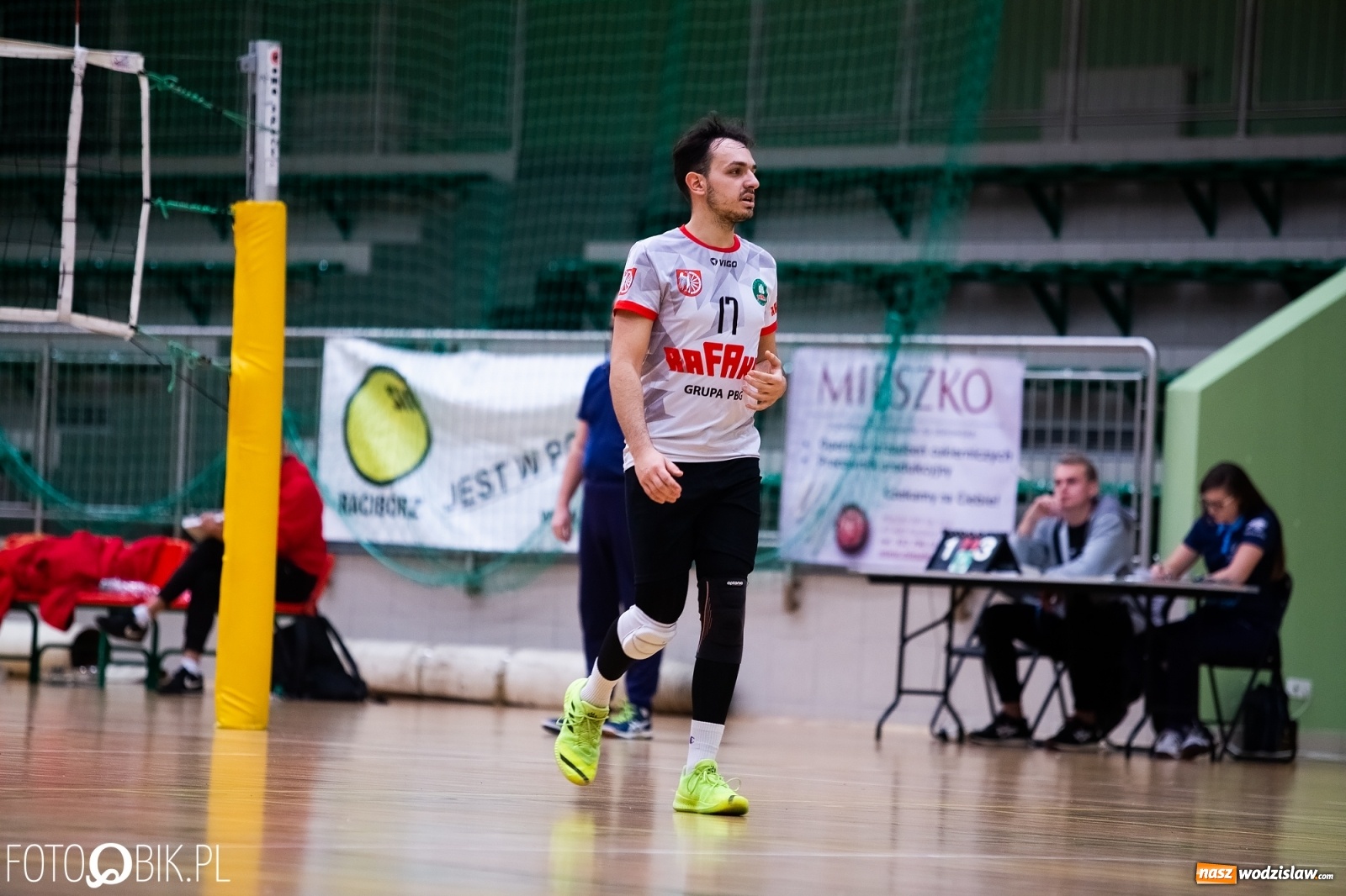 Zdjęcie w galerii na portalu naszwodzislaw.com: Siatkarski rollercoaster w Arenie Rafako. Raciborzanie górą! [FOTO i WIDEO] wiadomości z regionu