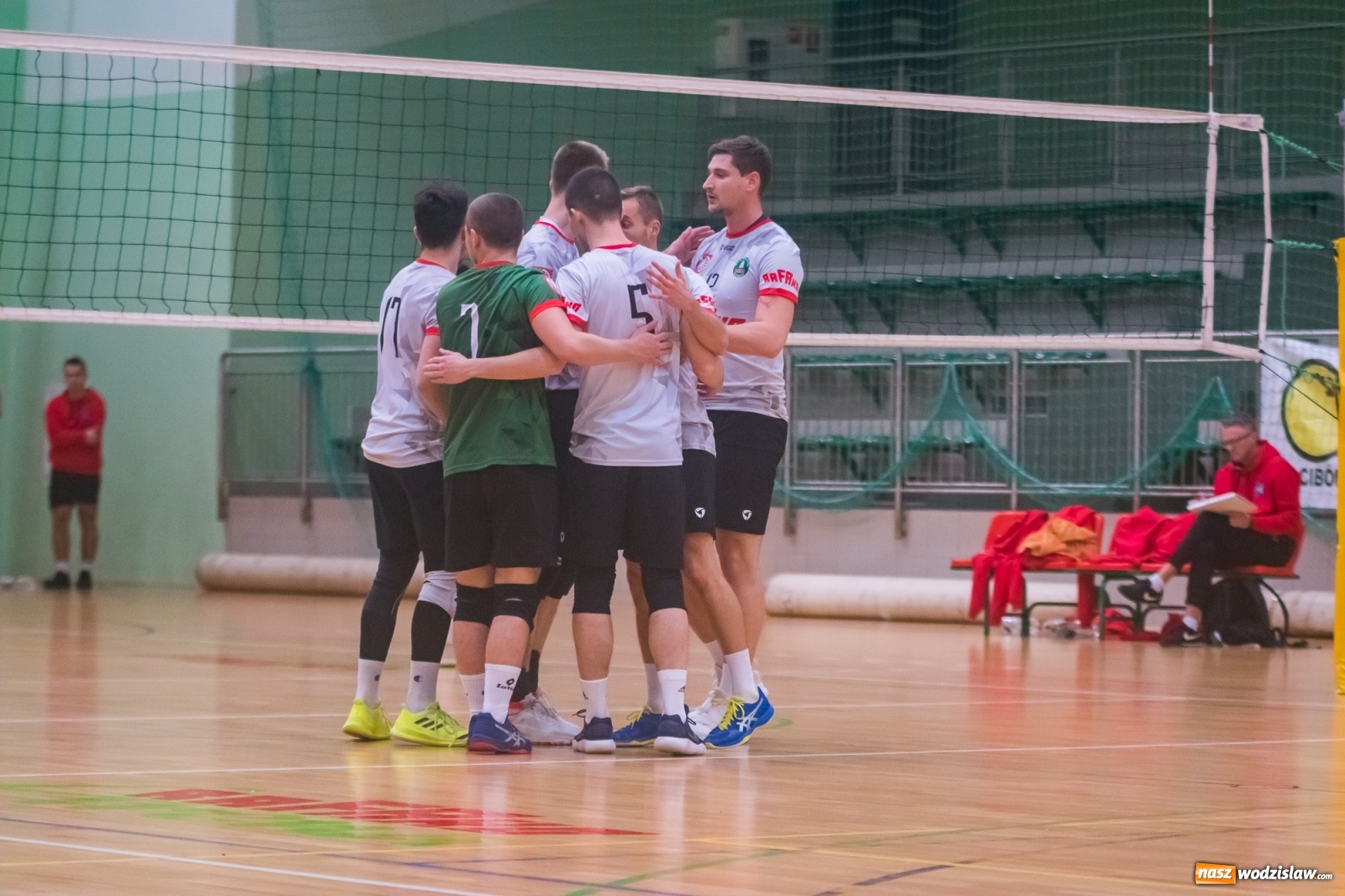 Zdjęcie w galerii na portalu naszwodzislaw.com: Siatkarski rollercoaster w Arenie Rafako. Raciborzanie górą! [FOTO i WIDEO] wiadomości z regionu