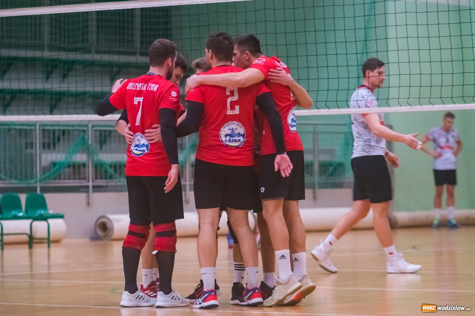 Zdjęcie w galerii na portalu naszwodzislaw.com: Siatkarski rollercoaster w Arenie Rafako. Raciborzanie górą! [FOTO i WIDEO] wiadomości z regionu