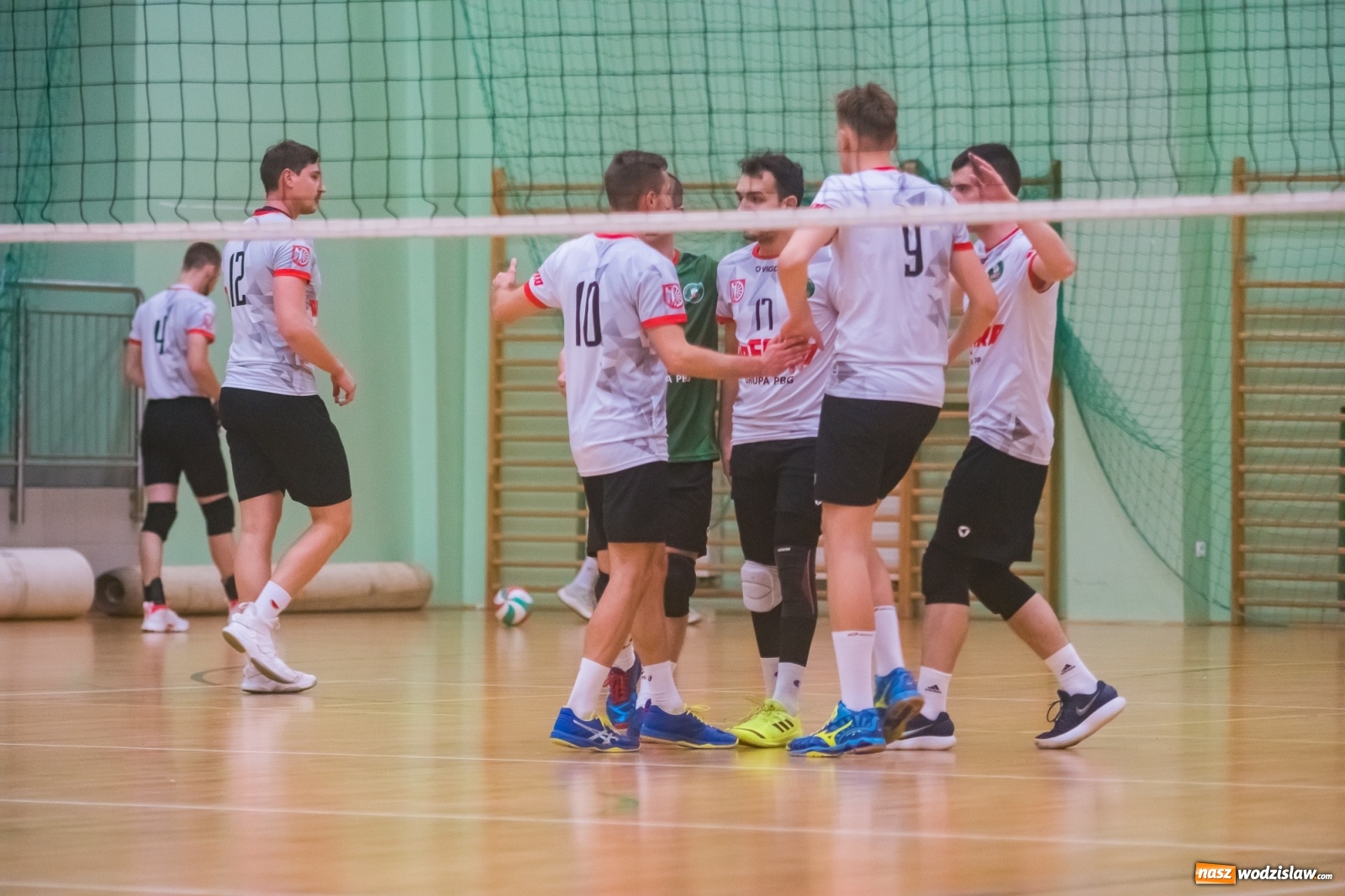 Zdjęcie w galerii na portalu naszwodzislaw.com: Siatkarski rollercoaster w Arenie Rafako. Raciborzanie górą! [FOTO i WIDEO] wiadomości z regionu