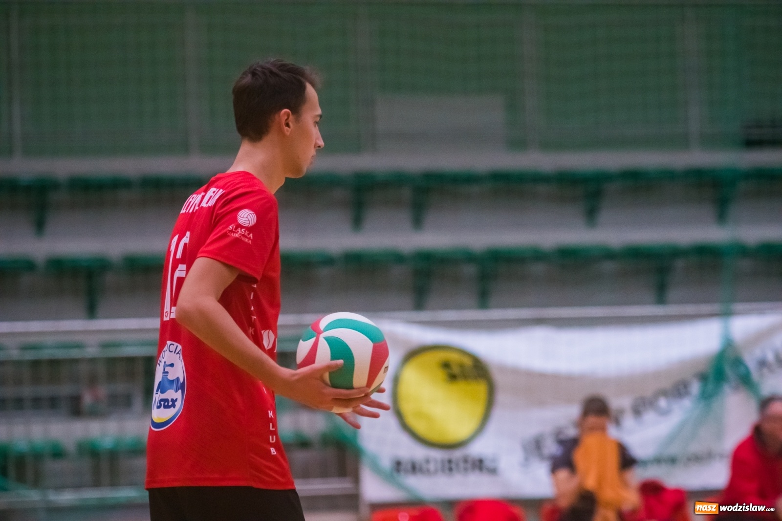 Zdjęcie w galerii na portalu naszwodzislaw.com: Siatkarski rollercoaster w Arenie Rafako. Raciborzanie górą! [FOTO i WIDEO] wiadomości z regionu