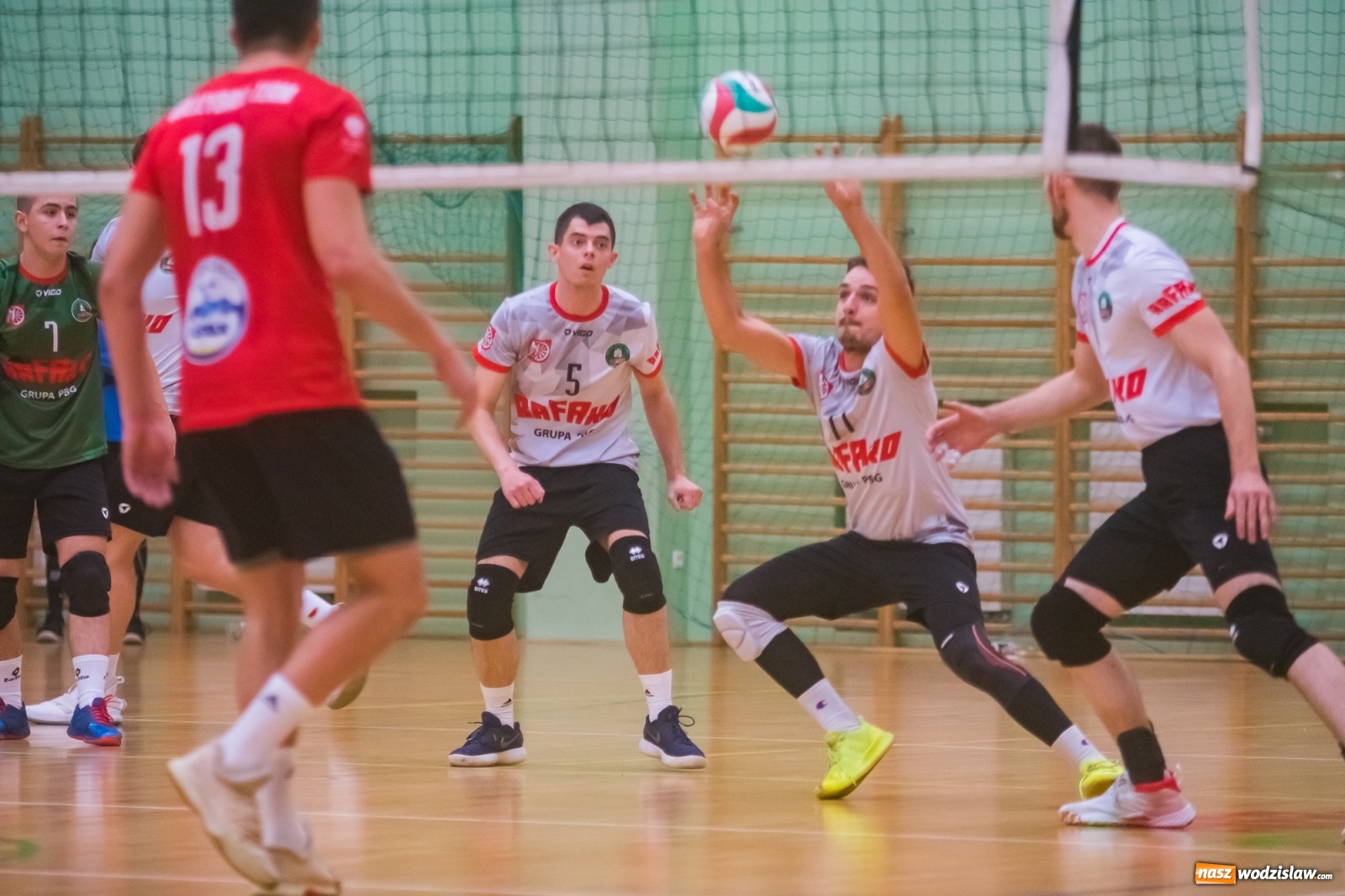 Zdjęcie w galerii na portalu naszwodzislaw.com: Siatkarski rollercoaster w Arenie Rafako. Raciborzanie górą! [FOTO i WIDEO] wiadomości z regionu