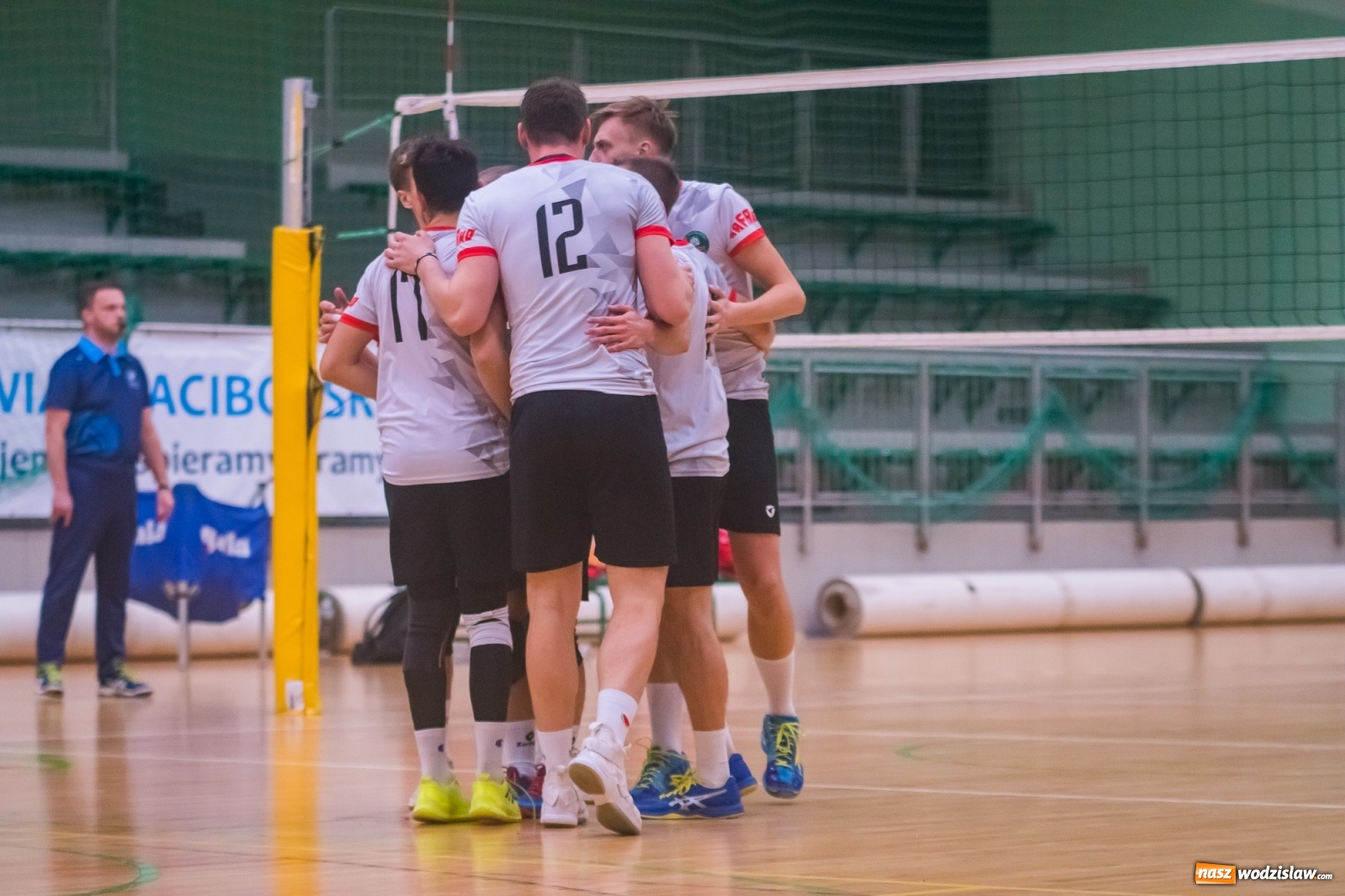 Zdjęcie w galerii na portalu naszwodzislaw.com: Siatkarski rollercoaster w Arenie Rafako. Raciborzanie górą! [FOTO i WIDEO] wiadomości z regionu