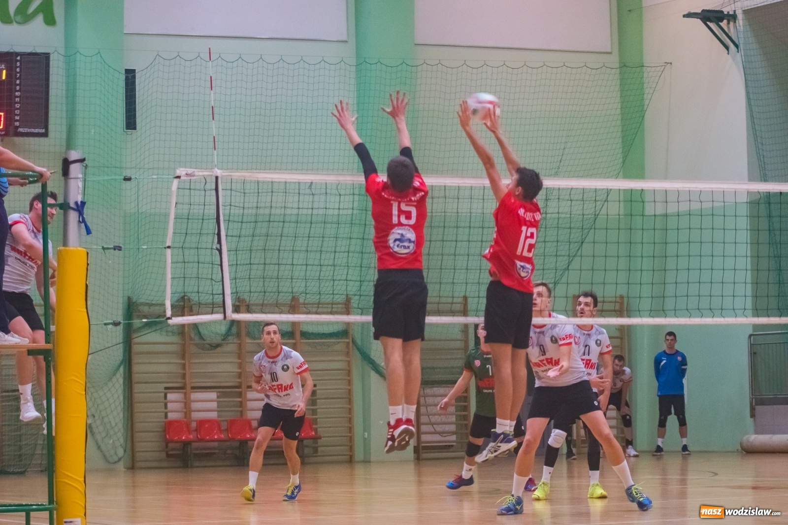 Zdjęcie w galerii na portalu naszwodzislaw.com: Siatkarski rollercoaster w Arenie Rafako. Raciborzanie górą! [FOTO i WIDEO] wiadomości z regionu
