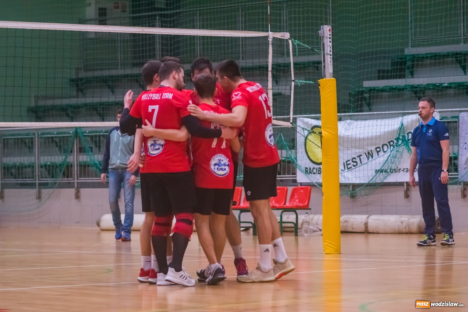 Zdjęcie w galerii na portalu naszwodzislaw.com: Siatkarski rollercoaster w Arenie Rafako. Raciborzanie górą! [FOTO i WIDEO] wiadomości z regionu