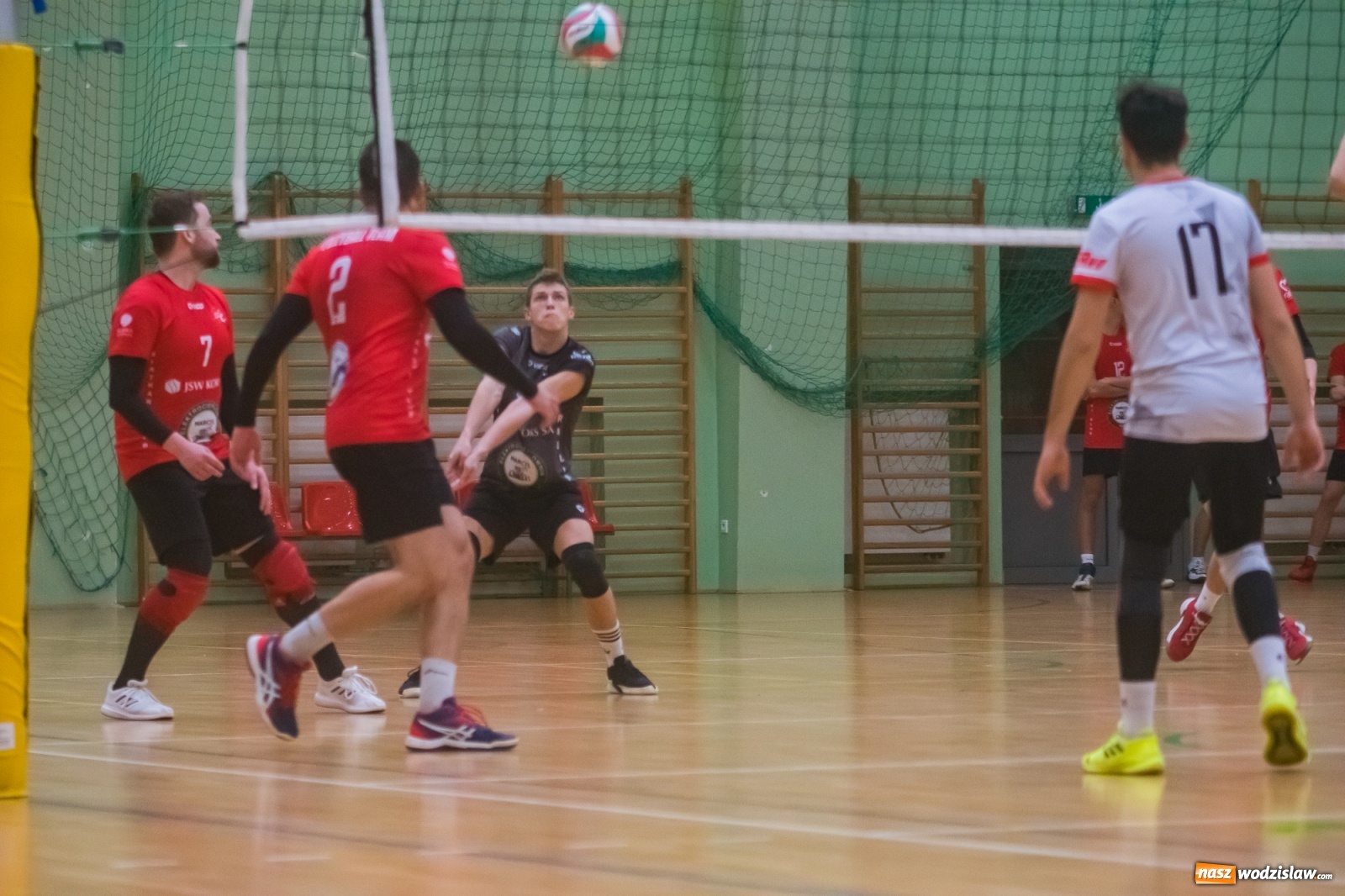 Zdjęcie w galerii na portalu naszwodzislaw.com: Siatkarski rollercoaster w Arenie Rafako. Raciborzanie górą! [FOTO i WIDEO] wiadomości z regionu