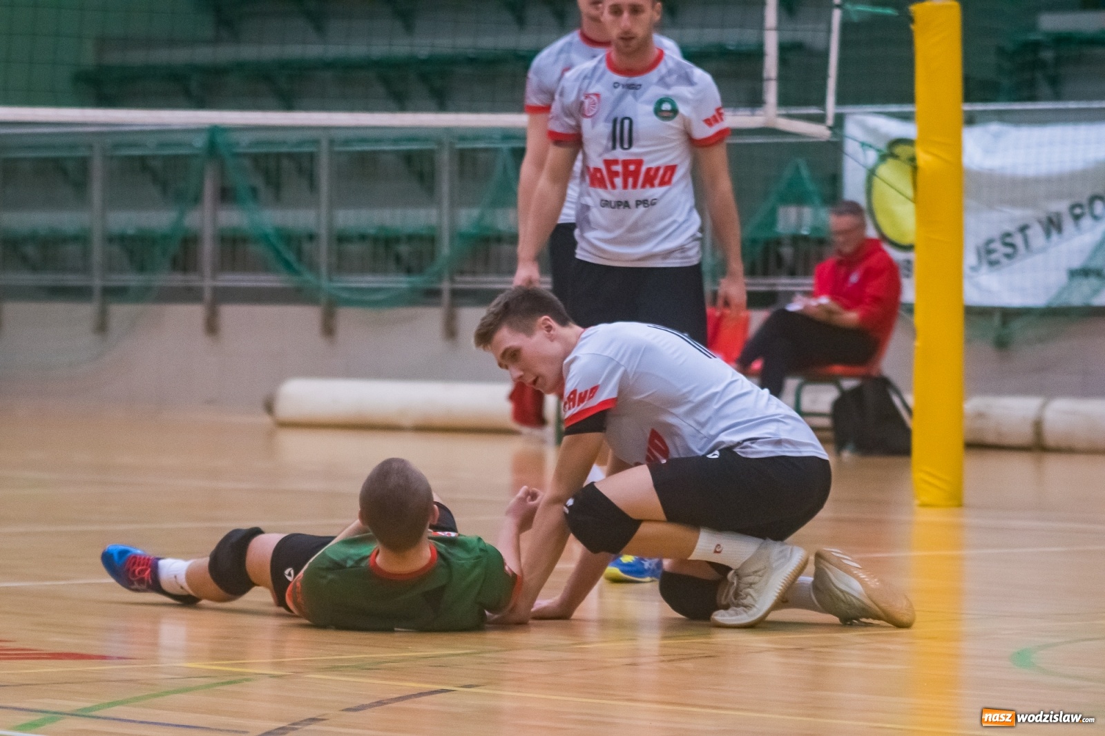 Zdjęcie w galerii na portalu naszwodzislaw.com: Siatkarski rollercoaster w Arenie Rafako. Raciborzanie górą! [FOTO i WIDEO] wiadomości z regionu
