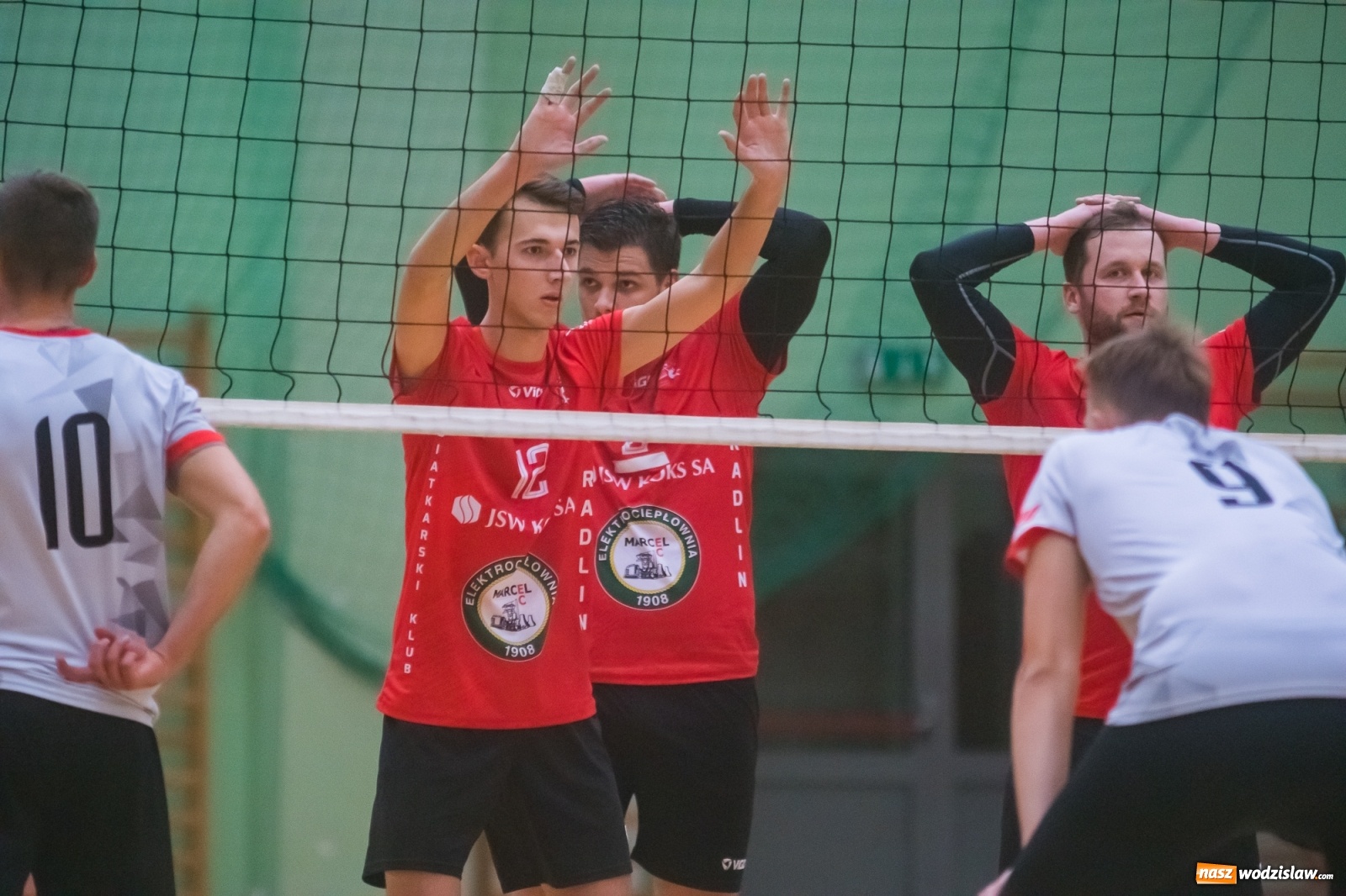 Zdjęcie w galerii na portalu naszwodzislaw.com: Siatkarski rollercoaster w Arenie Rafako. Raciborzanie górą! [FOTO i WIDEO] wiadomości z regionu