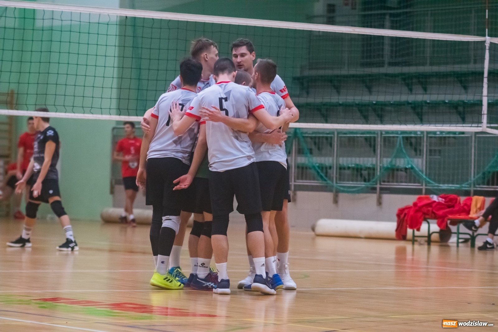 Zdjęcie w galerii na portalu naszwodzislaw.com: Siatkarski rollercoaster w Arenie Rafako. Raciborzanie górą! [FOTO i WIDEO] wiadomości z regionu