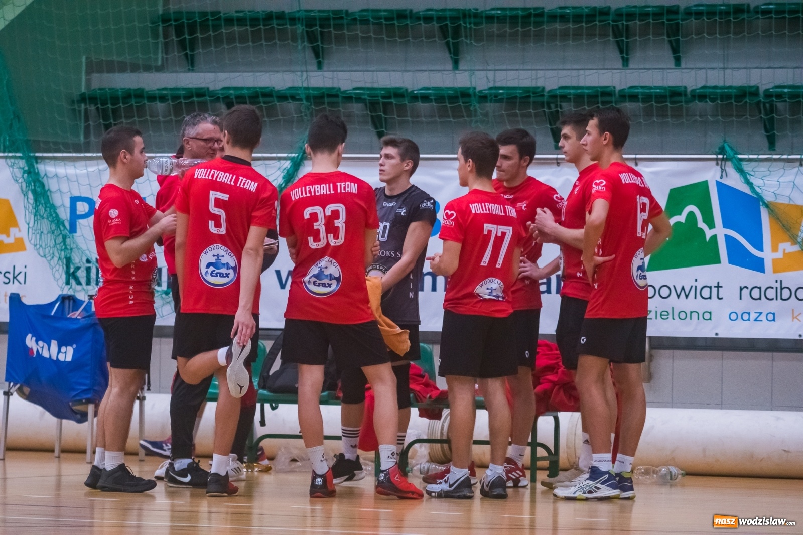 Zdjęcie w galerii na portalu naszwodzislaw.com: Siatkarski rollercoaster w Arenie Rafako. Raciborzanie górą! [FOTO i WIDEO] wiadomości z regionu