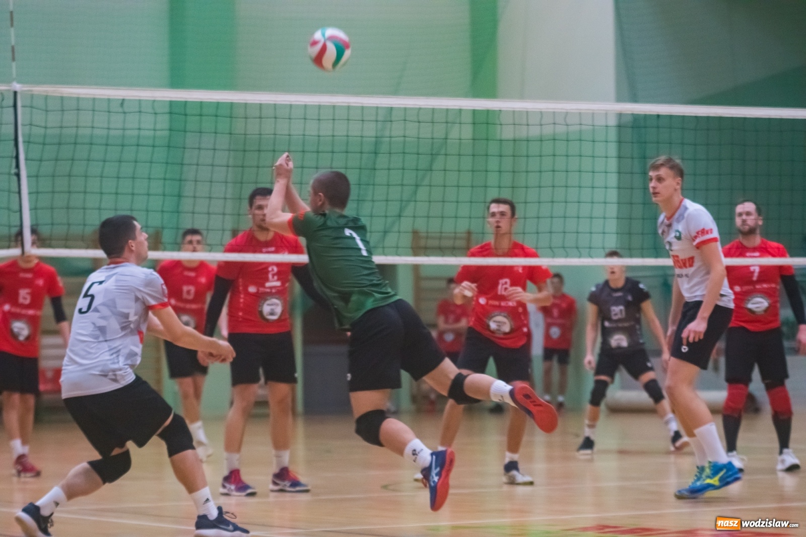 Zdjęcie w galerii na portalu naszwodzislaw.com: Siatkarski rollercoaster w Arenie Rafako. Raciborzanie górą! [FOTO i WIDEO] wiadomości z regionu
