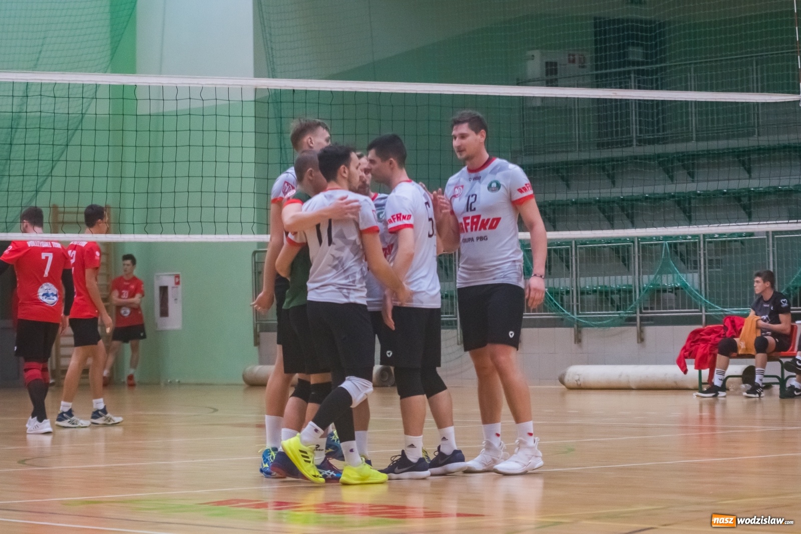 Zdjęcie w galerii na portalu naszwodzislaw.com: Siatkarski rollercoaster w Arenie Rafako. Raciborzanie górą! [FOTO i WIDEO] wiadomości z regionu