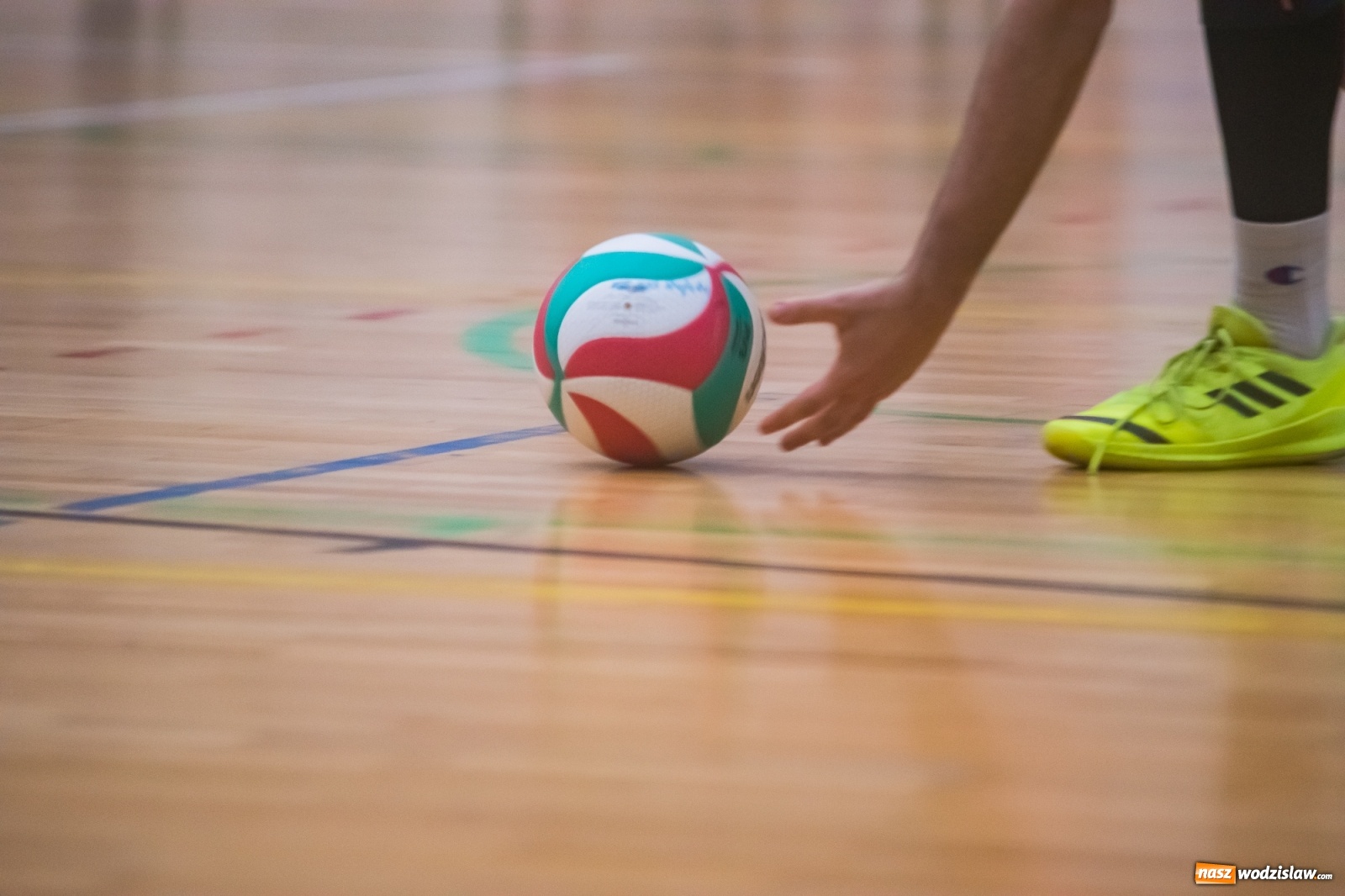 Zdjęcie w galerii na portalu naszwodzislaw.com: Siatkarski rollercoaster w Arenie Rafako. Raciborzanie górą! [FOTO i WIDEO] wiadomości z regionu