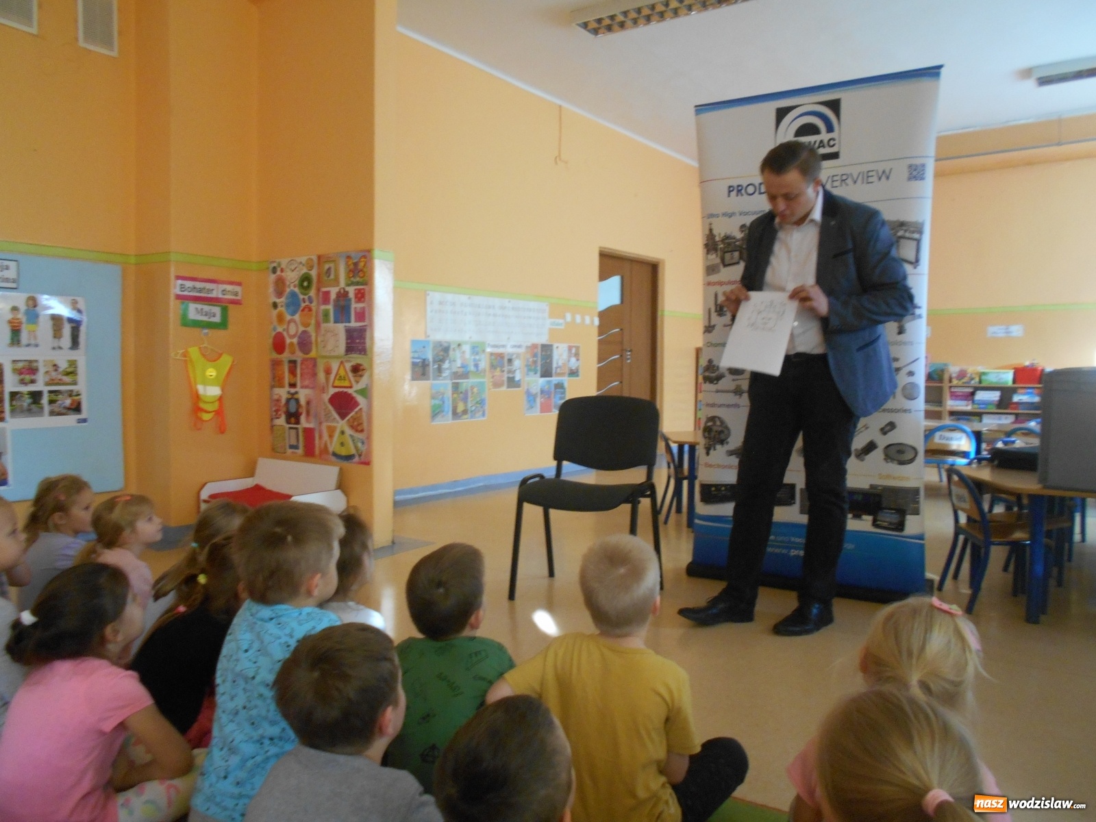 Zdjęcie w galerii na portalu naszwodzislaw.com: Pomysłowe odkrywanie świata nowoczesnych technologii przedszkolu numer 18 wiadomości z regionu