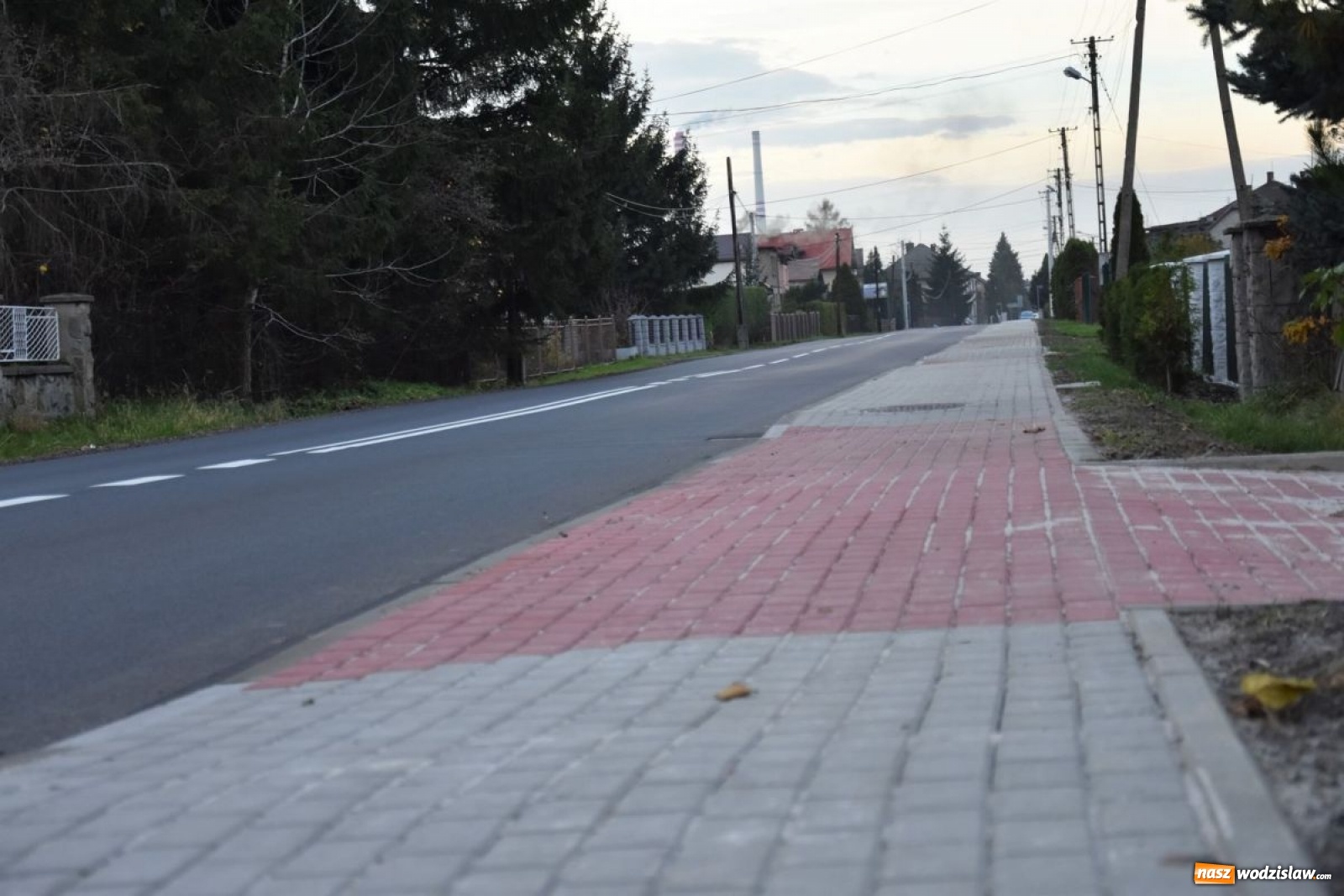 Zdjęcie w galerii na portalu naszwodzislaw.com: Remont ul. 1 Maja w Gołkowicach zakończony wiadomości z regionu