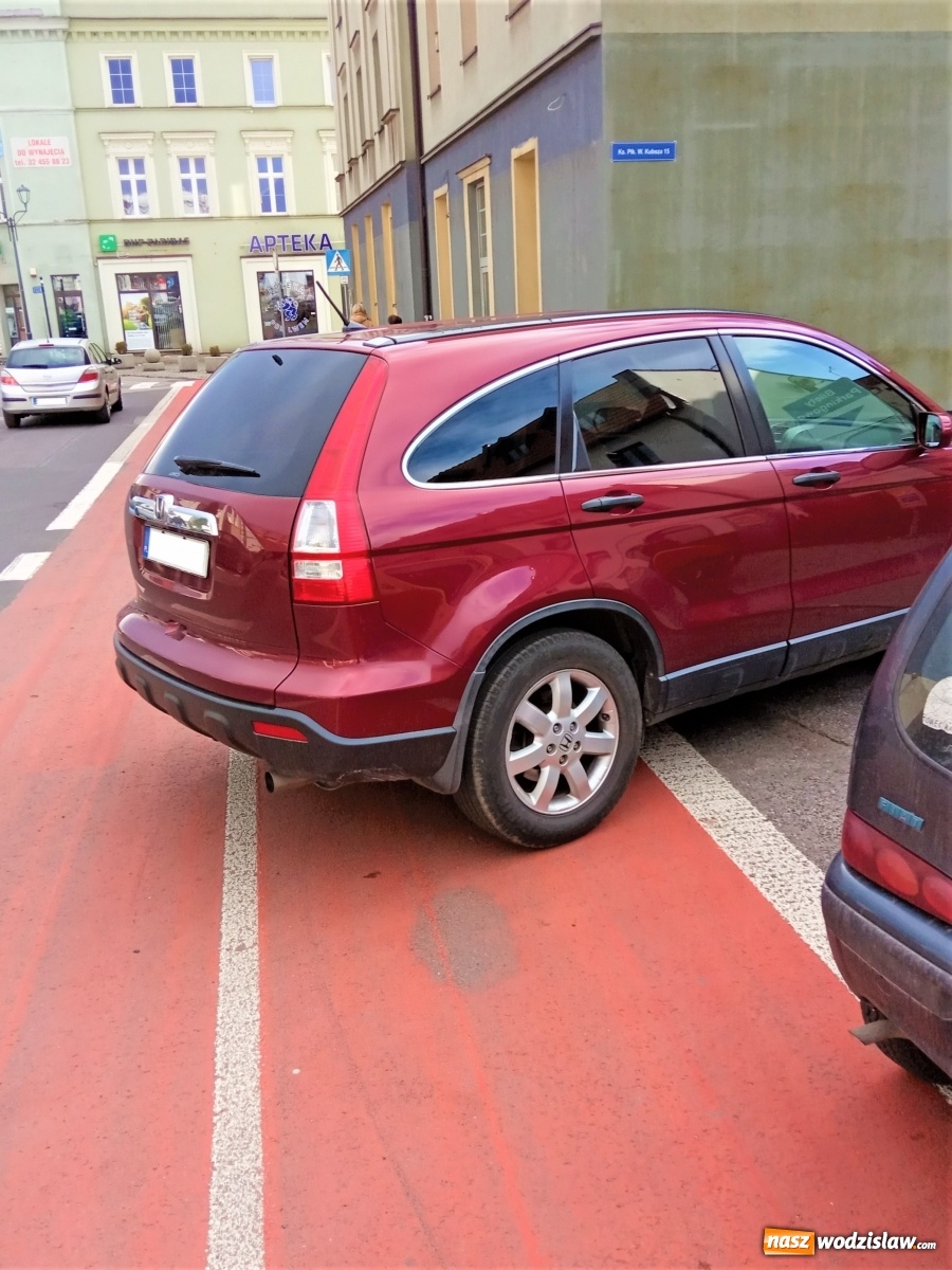 Zdjęcie w galerii na portalu naszwodzislaw.com: Kierowco, nie parkuj na ścieżce rowerowej! wiadomości z regionu