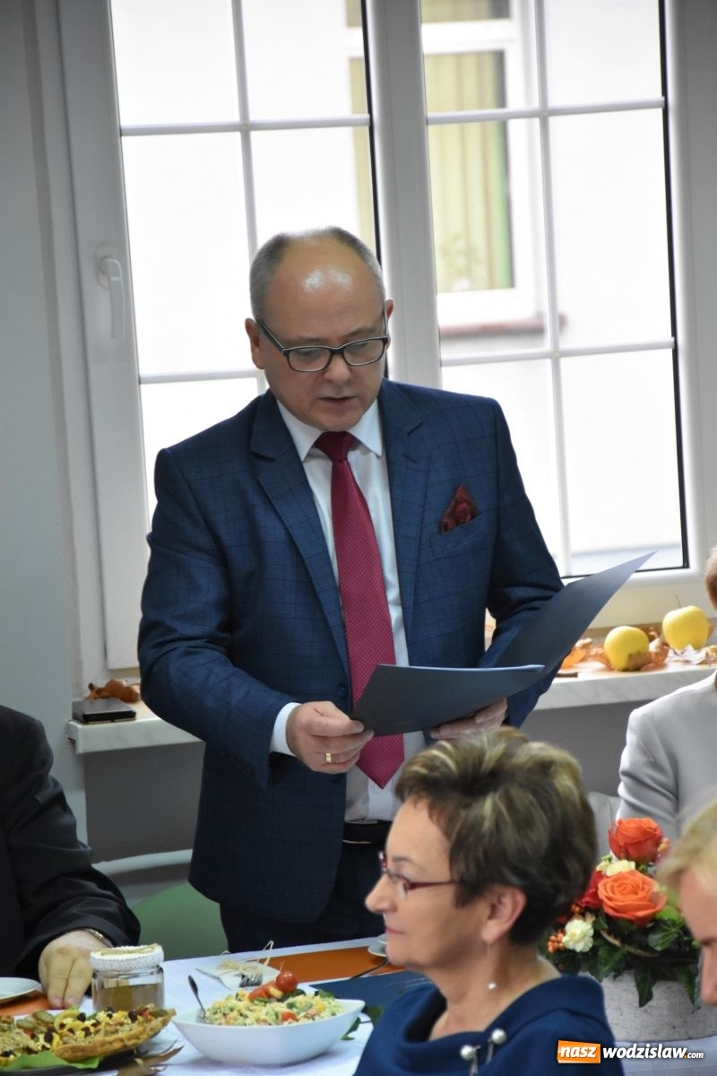 Zdjęcie w galerii na portalu naszwodzislaw.com: Pracownicy socjalni uhonorowani medalami Prezydenta RP wiadomości z regionu