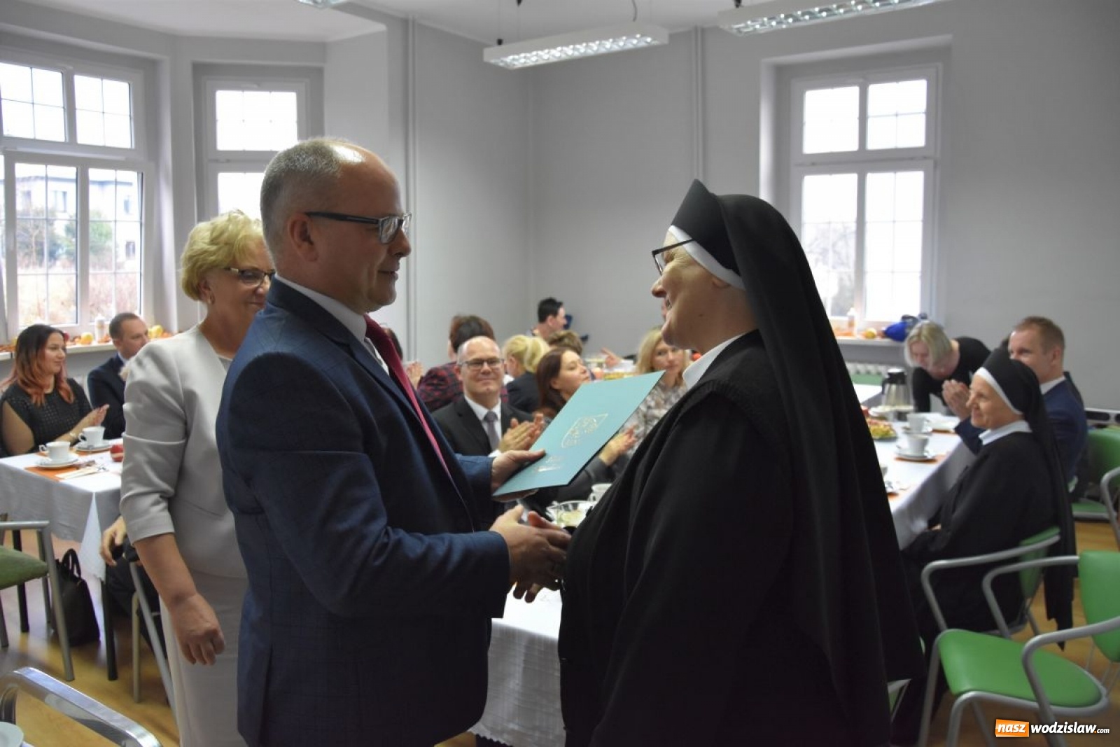 Zdjęcie w galerii na portalu naszwodzislaw.com: Pracownicy socjalni uhonorowani medalami Prezydenta RP wiadomości z regionu