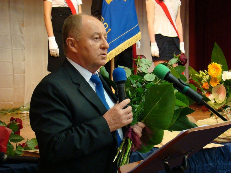 Zdjęcie w galerii na portalu naszwodzislaw.com: Ostatni dzwonek dla maturzystów wiadomości z regionu