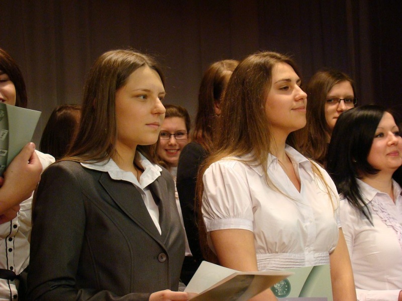 Zdjęcie w galerii na portalu naszwodzislaw.com: Ostatni dzwonek dla maturzystów wiadomości z regionu