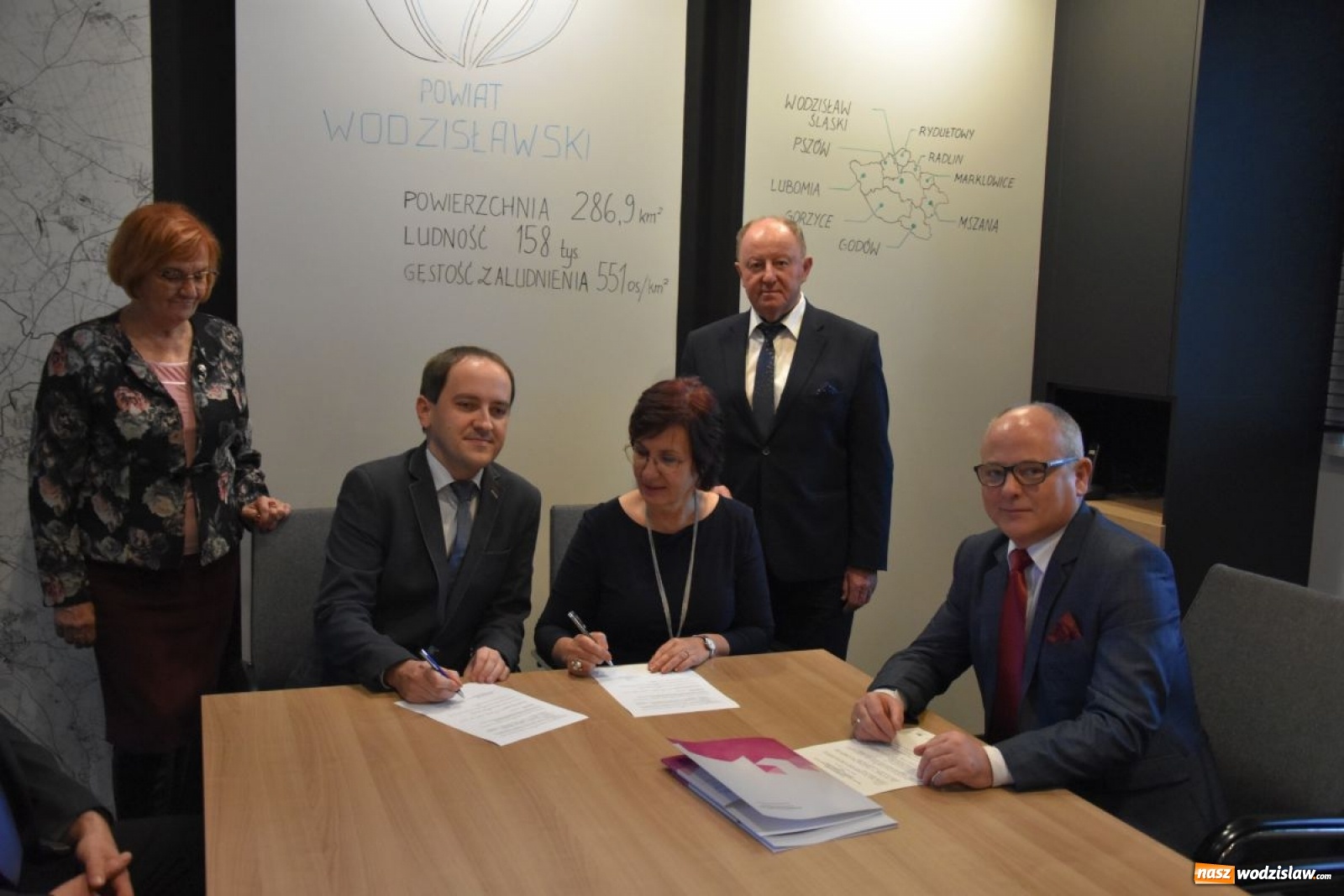 Zdjęcie w galerii na portalu naszwodzislaw.com: Pomogą młodzieży trafnie wybrać zawód wiadomości z regionu