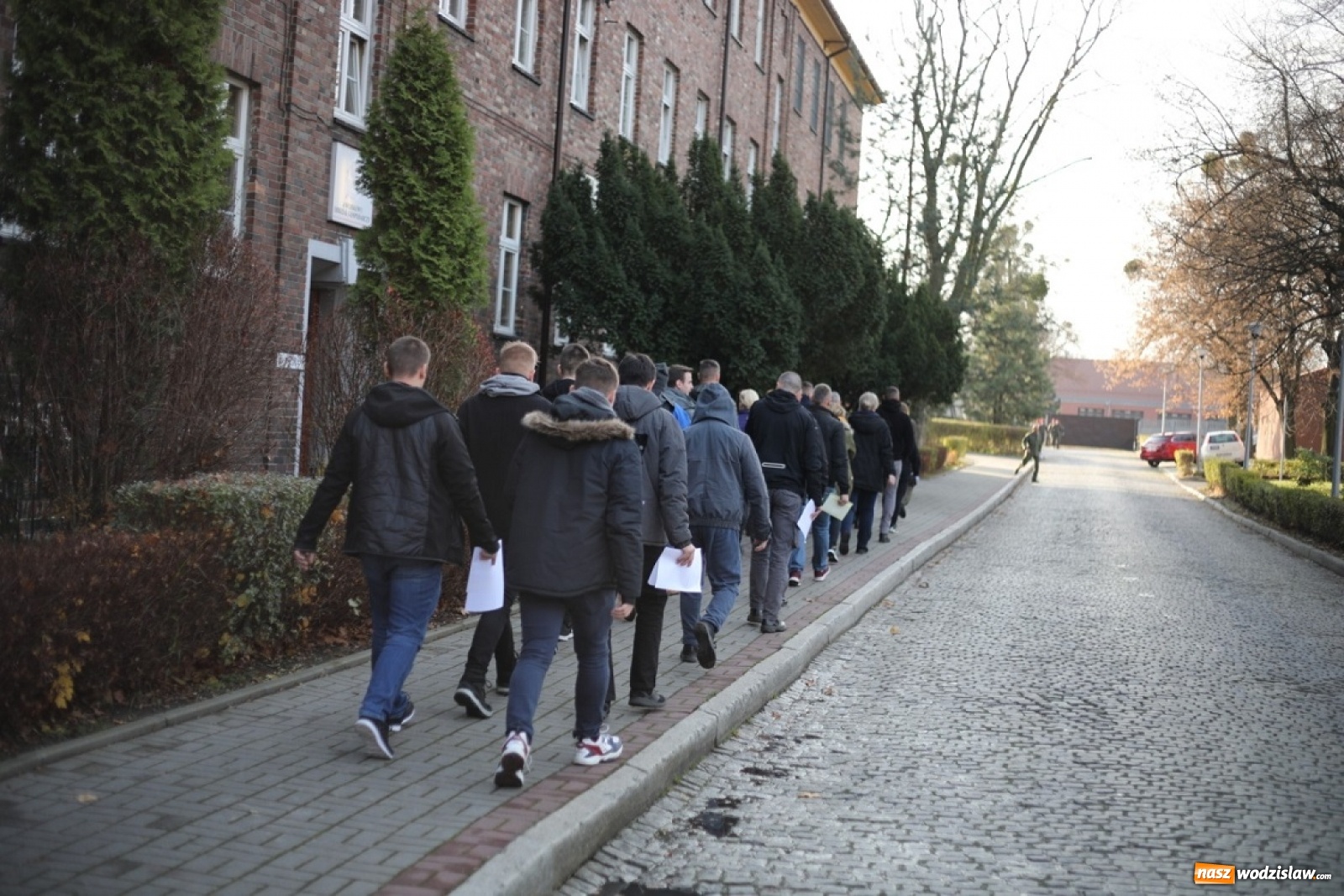 Zdjęcie w galerii na portalu naszwodzislaw.com: Tak wygląda dziś na Śląsku początek służby wojskowej wiadomości z regionu