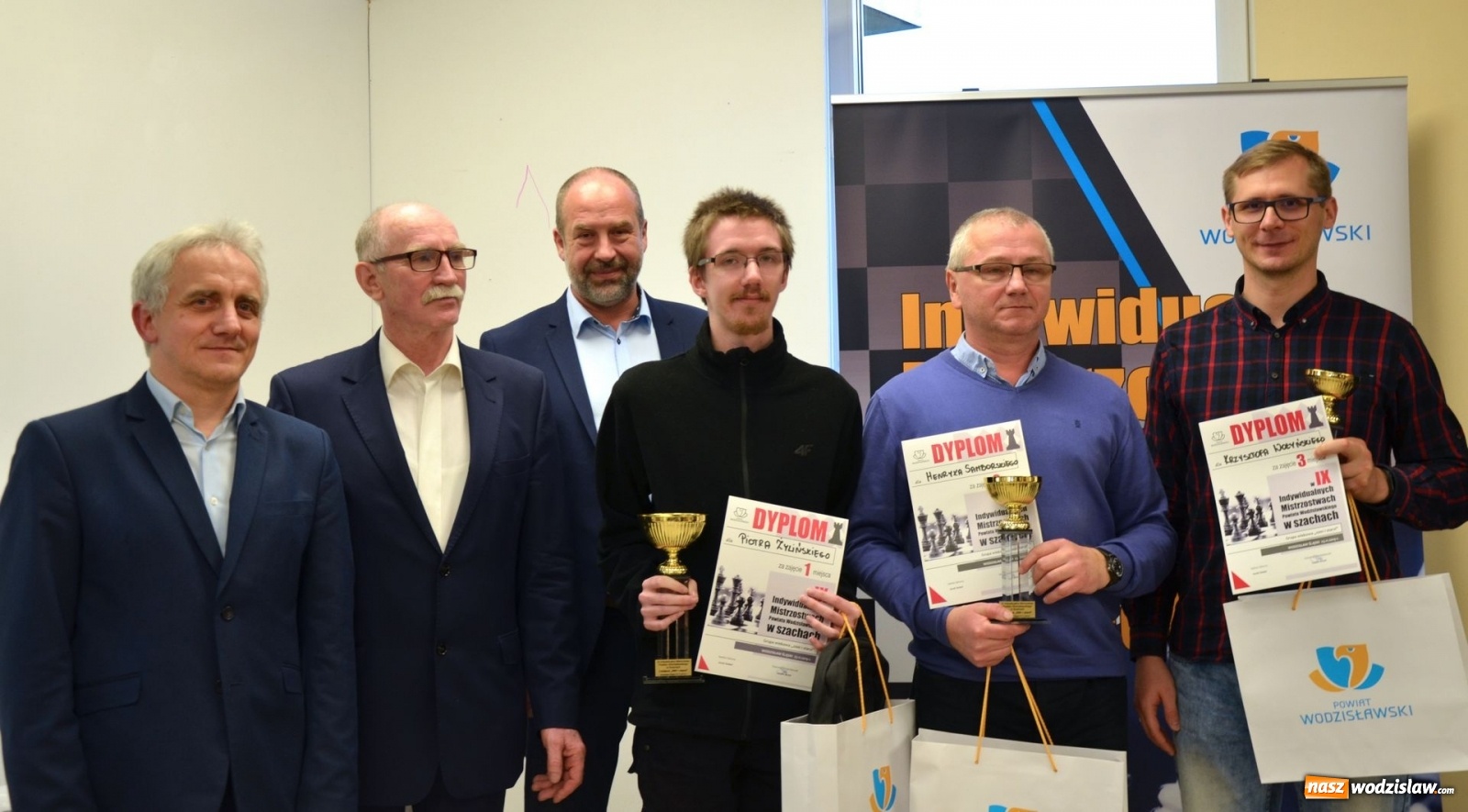 Zdjęcie w galerii na portalu naszwodzislaw.com: Znamy powiatowych mistrzów królewskiej gry wiadomości z regionu