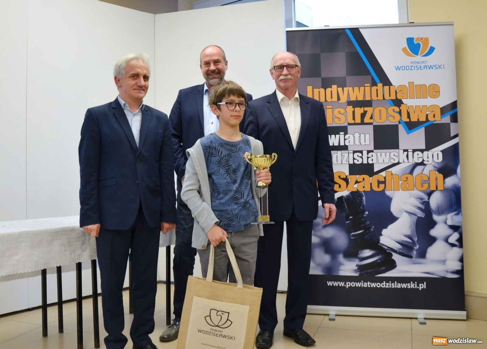 Zdjęcie w galerii na portalu naszwodzislaw.com: Znamy powiatowych mistrzów królewskiej gry wiadomości z regionu