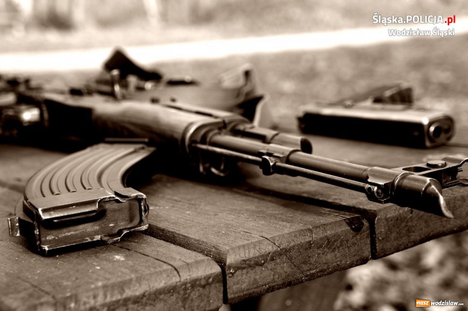 Zdjęcie w galerii na portalu naszwodzislaw.com: Policjanci wciąż szkolą swe umiejętności strzeleckie wiadomości z regionu