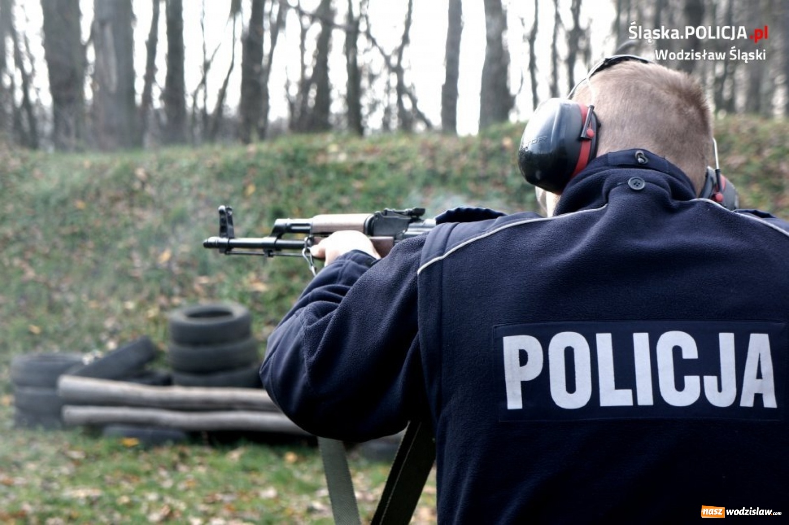 Zdjęcie w galerii na portalu naszwodzislaw.com: Policjanci wciąż szkolą swe umiejętności strzeleckie wiadomości z regionu