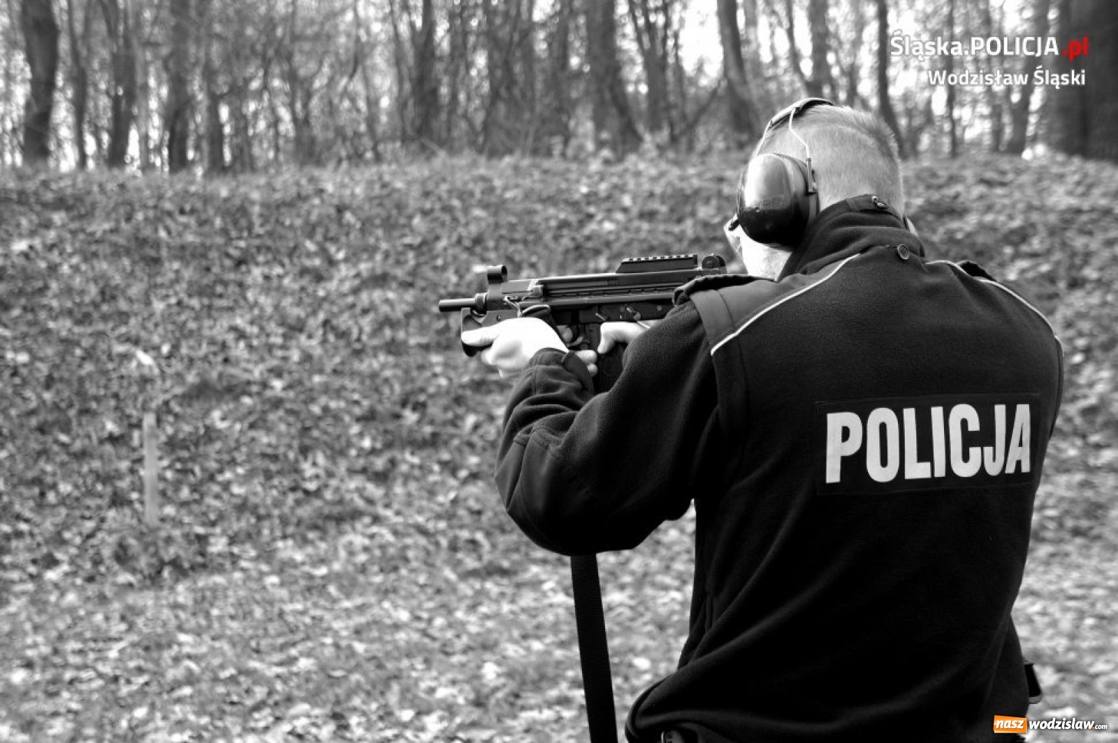 Zdjęcie w galerii na portalu naszwodzislaw.com: Policjanci wciąż szkolą swe umiejętności strzeleckie wiadomości z regionu