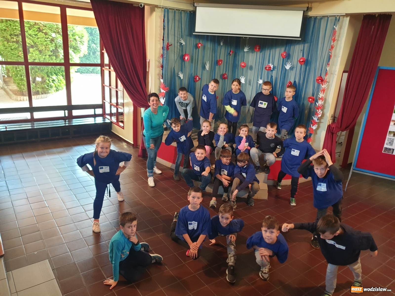 Zdjęcie w galerii na portalu naszwodzislaw.com: Międzynarodowy Dzień Praw Dziecka w SP28 wiadomości z regionu