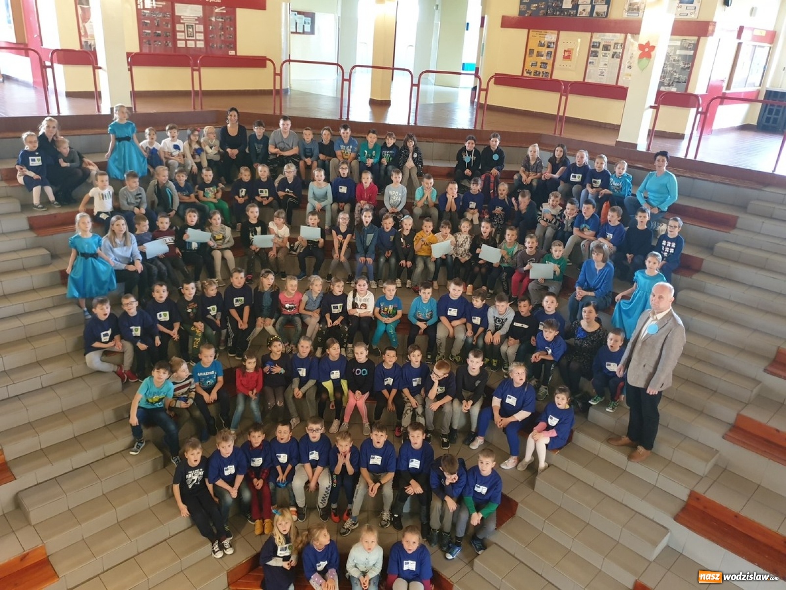 Zdjęcie w galerii na portalu naszwodzislaw.com: Międzynarodowy Dzień Praw Dziecka w SP28 wiadomości z regionu