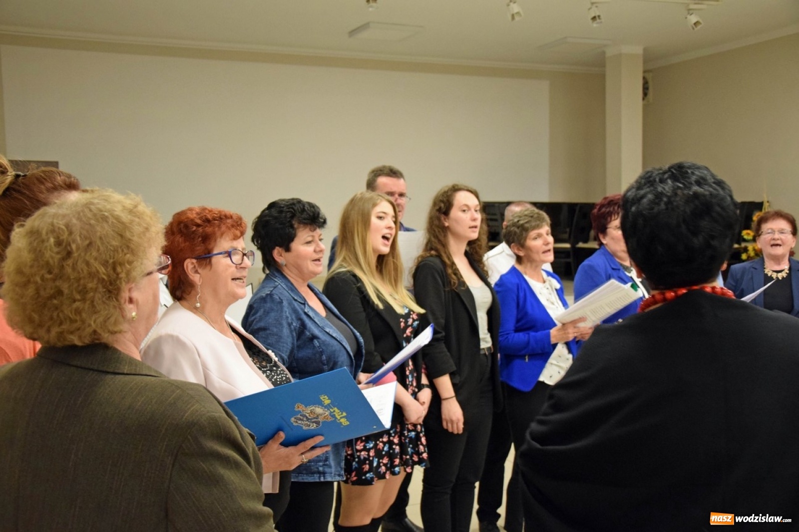 Zdjęcie w galerii na portalu naszwodzislaw.com: Cecyliada, czyli spotkanie zespołów śpiewaczych Gminy Mszana wiadomości z regionu