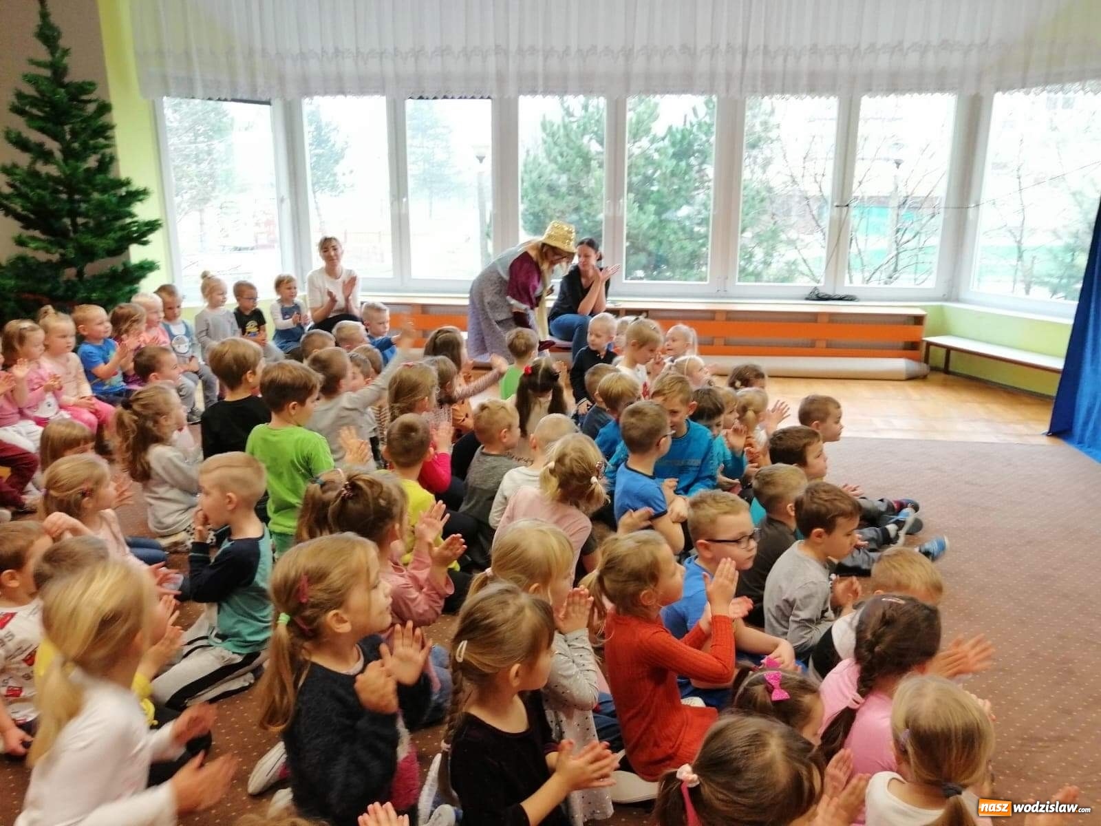 Zdjęcie w galerii na portalu naszwodzislaw.com: Dzień Pluszowego Misia w Przedszkolu numer 16 wiadomości z regionu